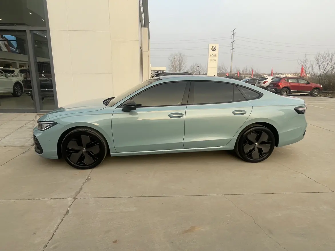 Volkswagen Passat  из Китая