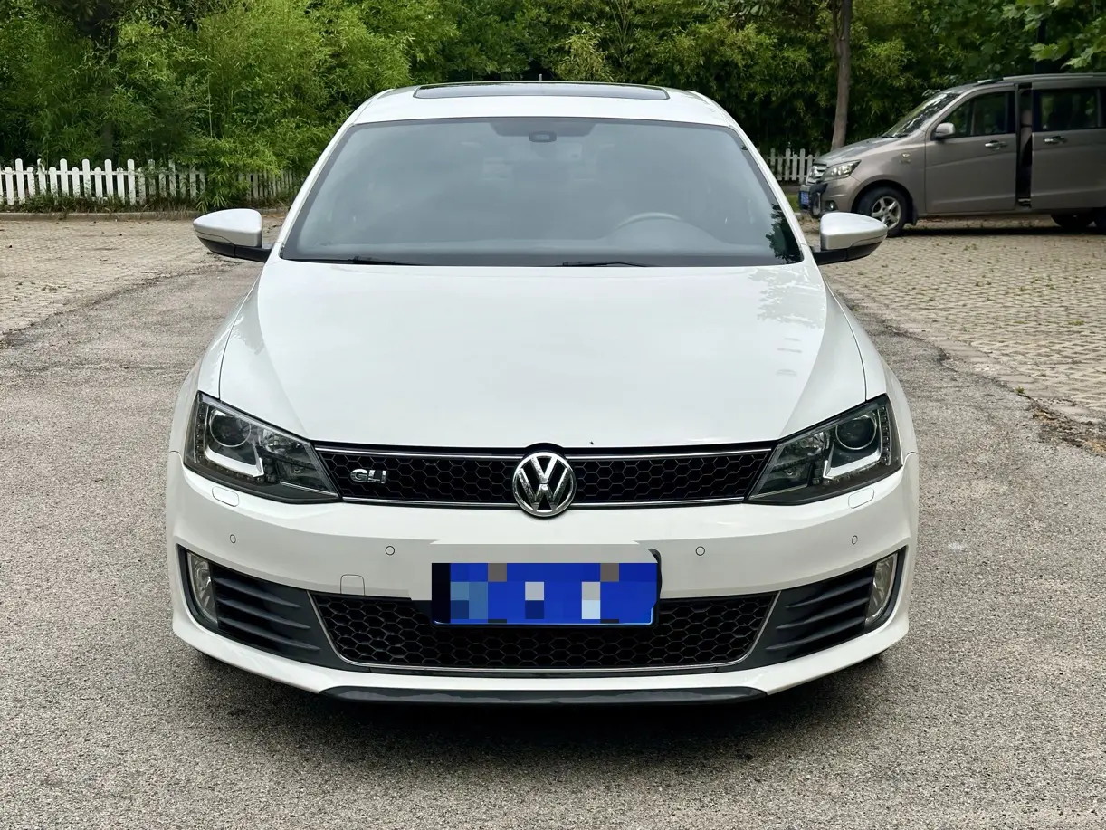 Volkswagen Sagitar  из Китая
