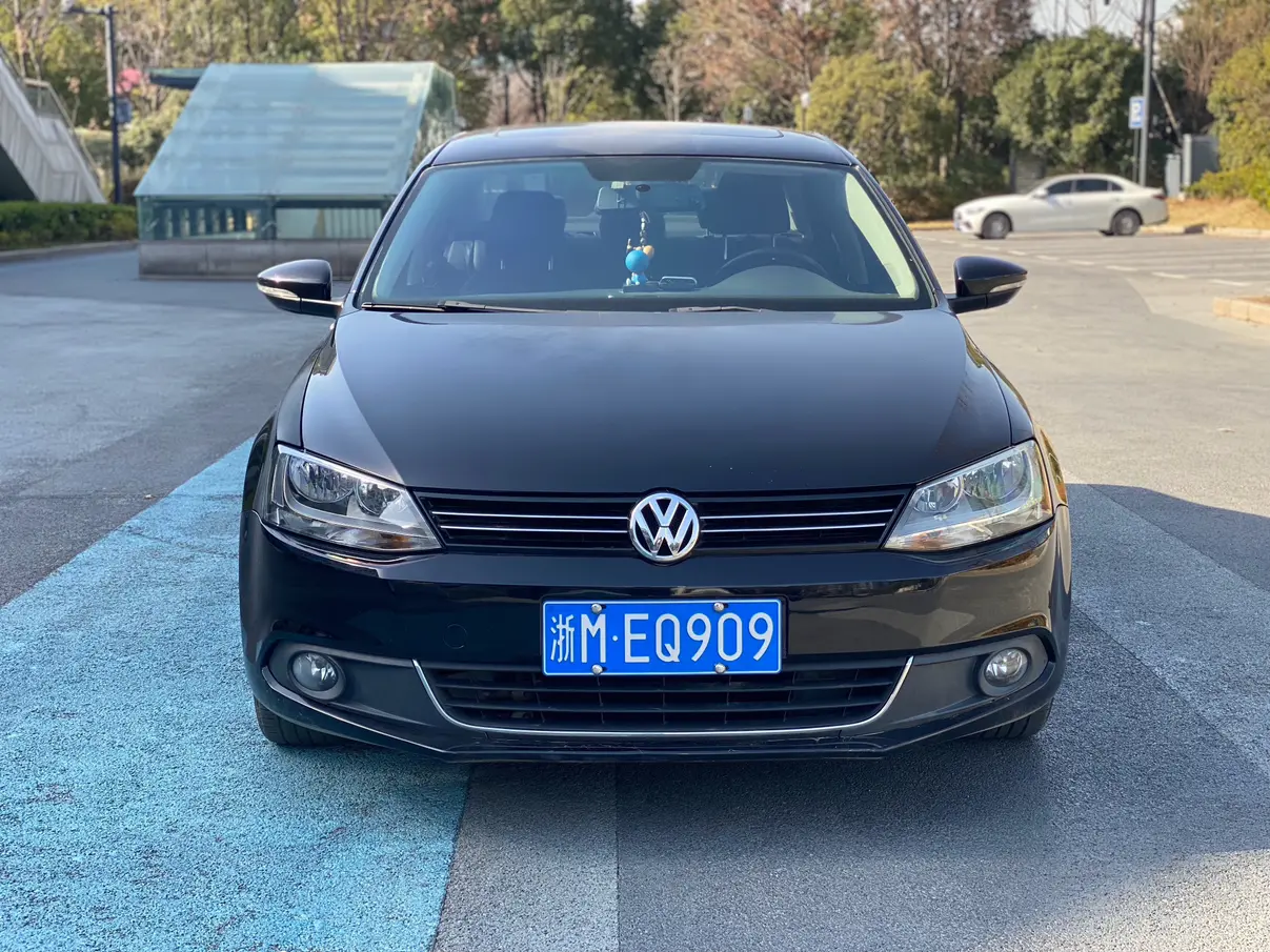 Volkswagen Sagitar  из Китая