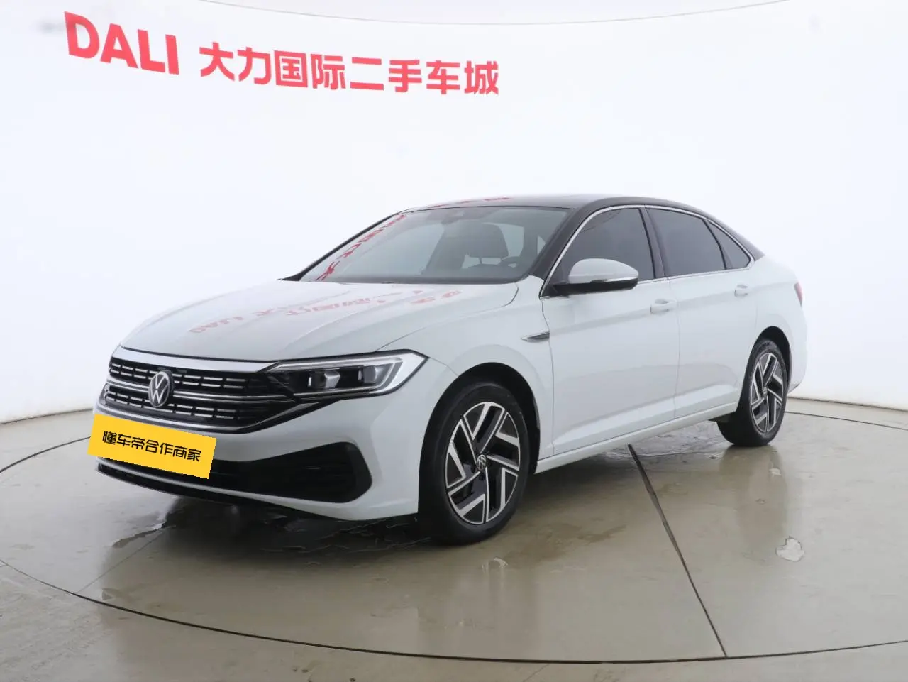 Volkswagen Sagitar  из Китая