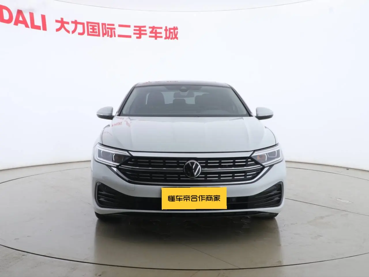 Volkswagen Sagitar  из Китая