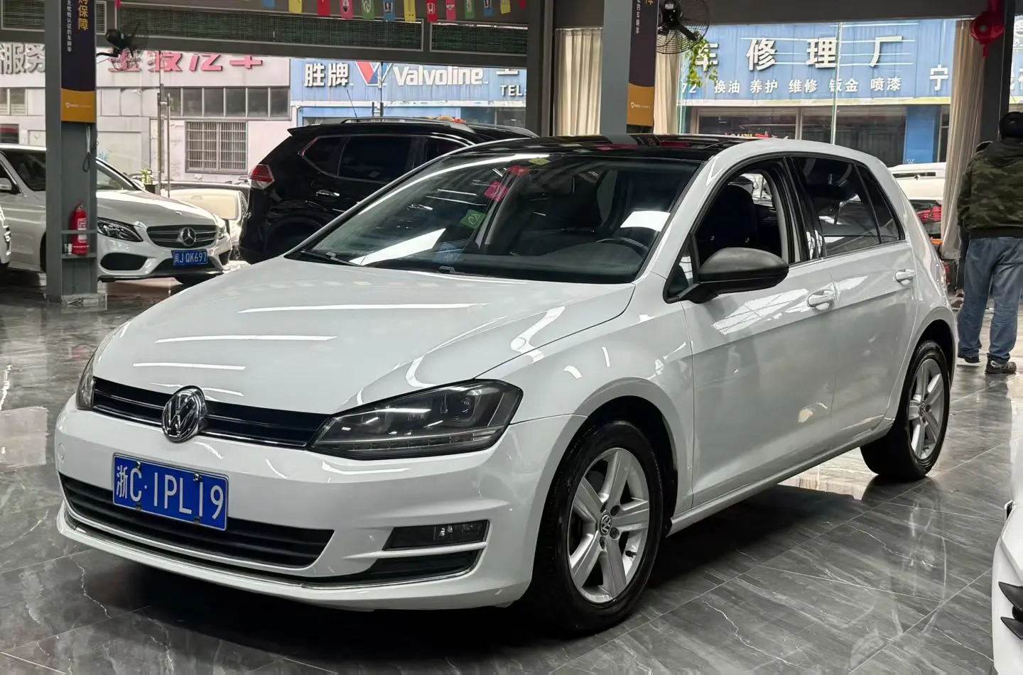 Volkswagen Golf  из Китая