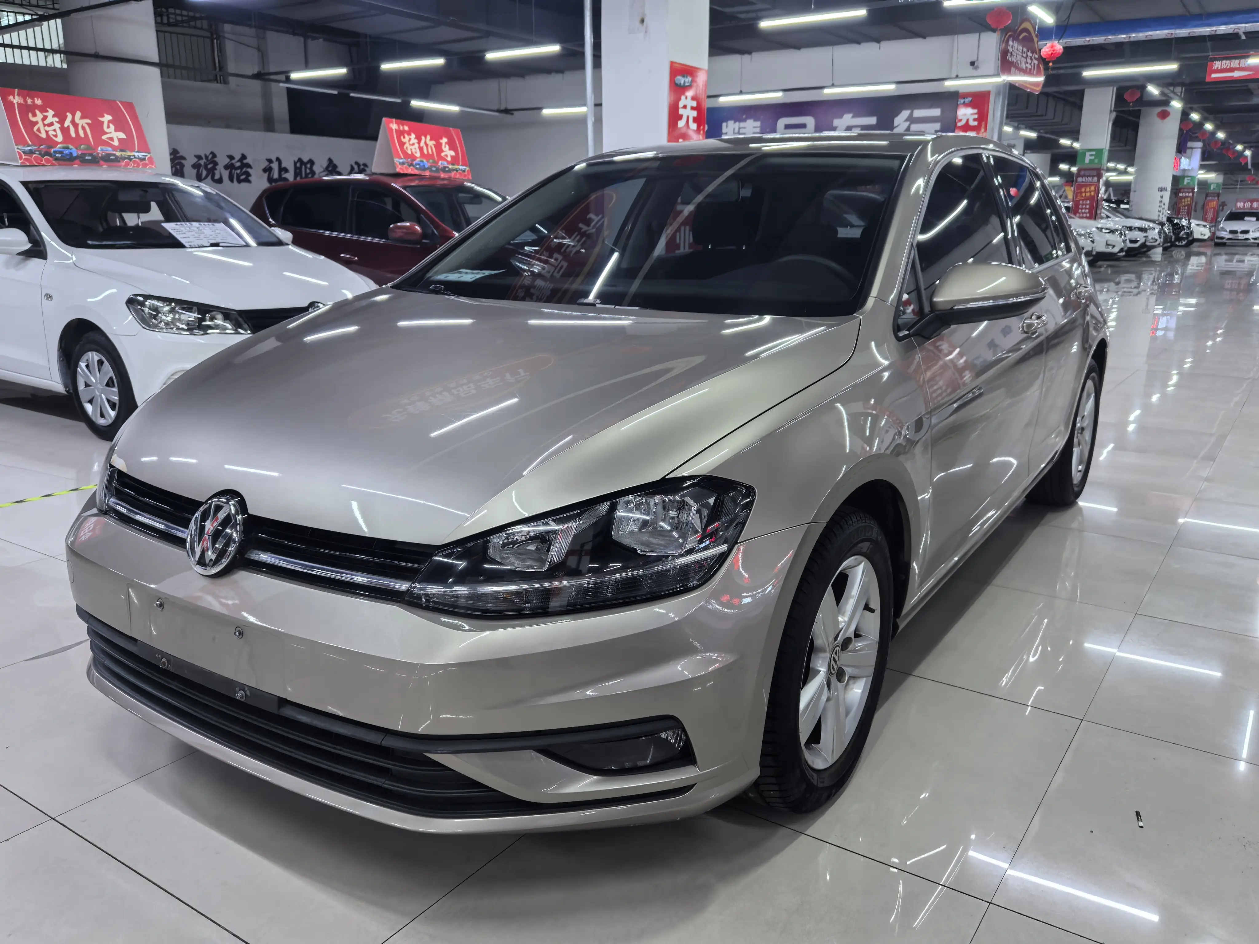 Volkswagen Golf  из Китая