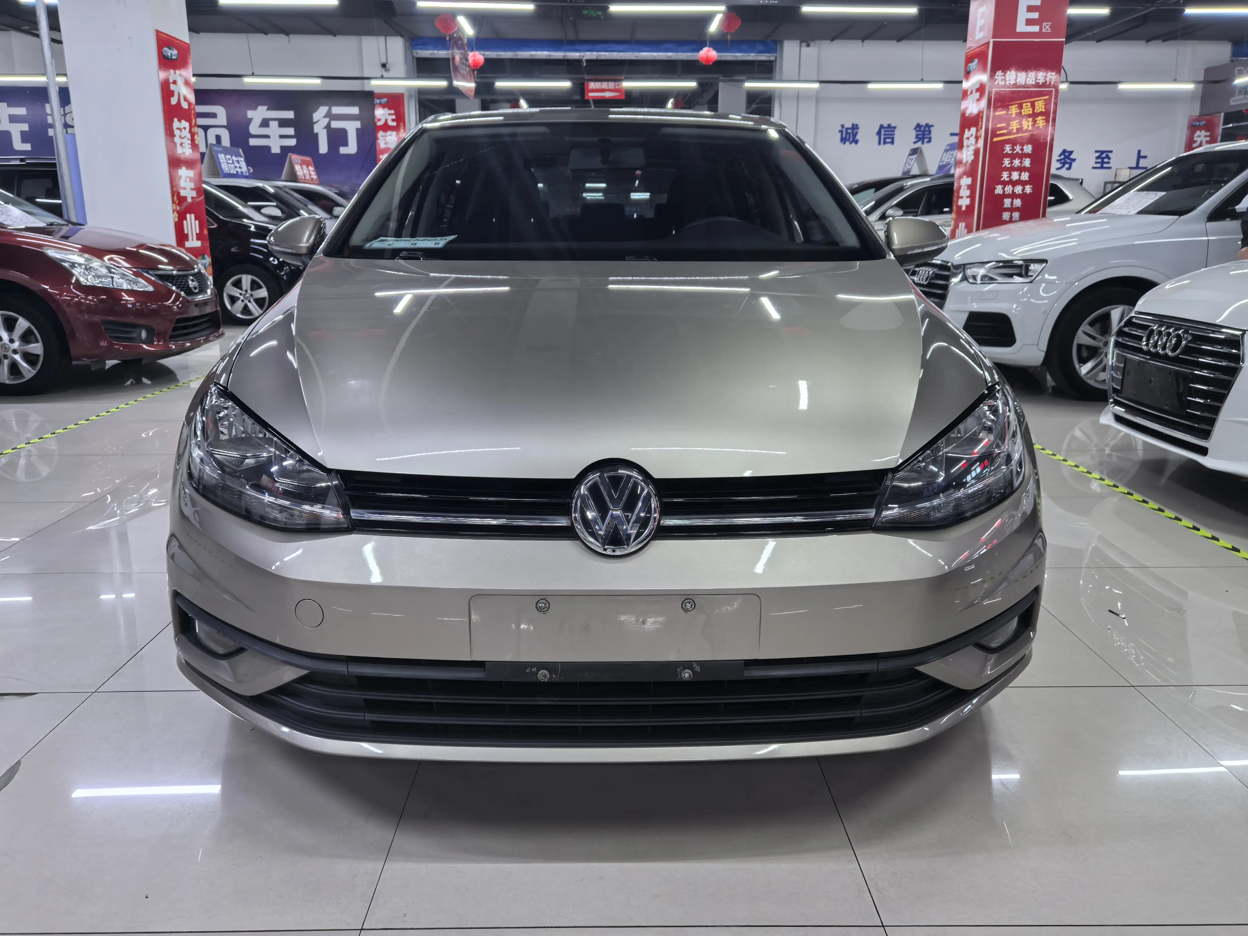 Volkswagen Golf  из Китая