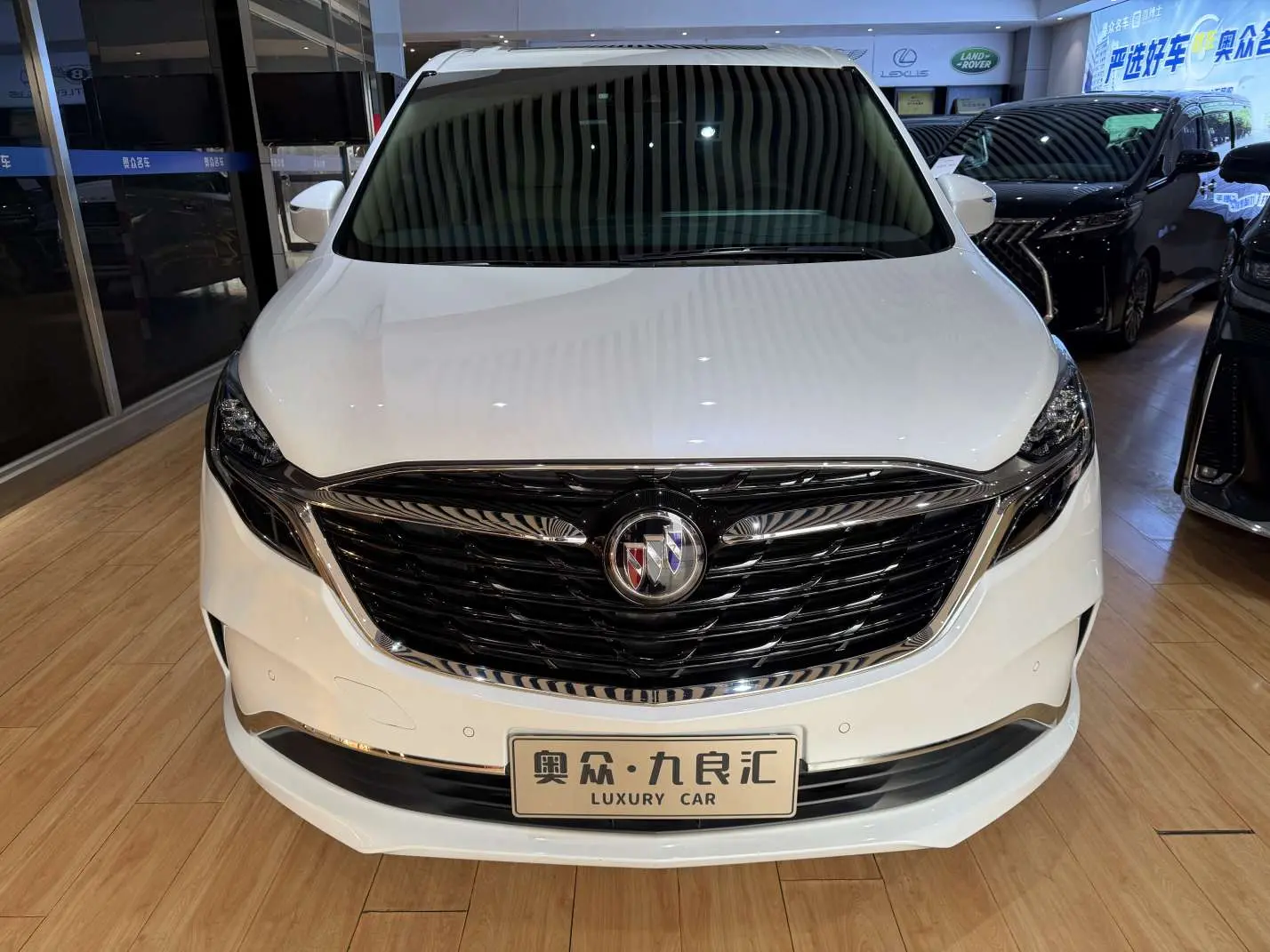 Buick GL8  из Китая