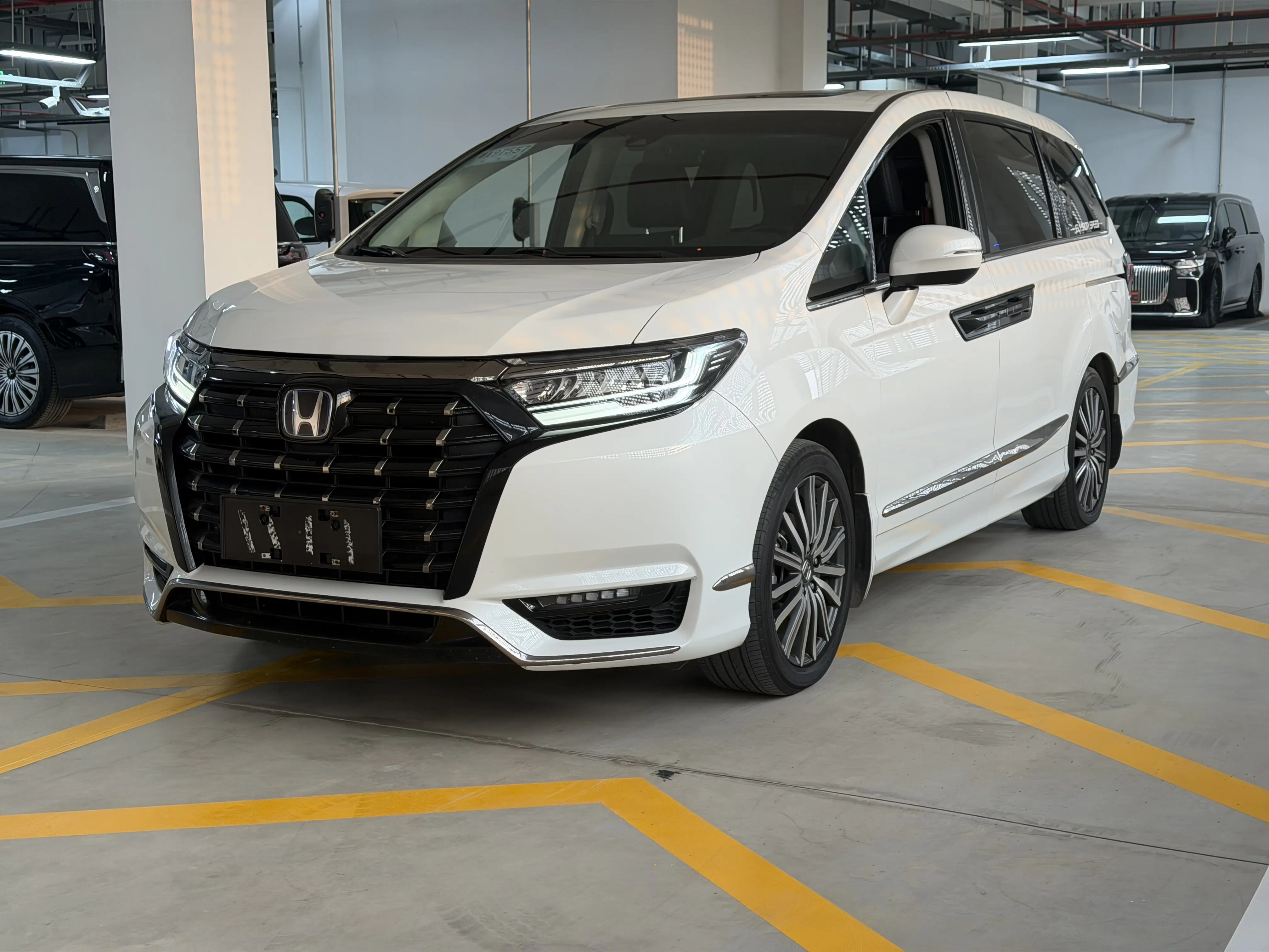 Honda Elysion (Alison)  из Китая