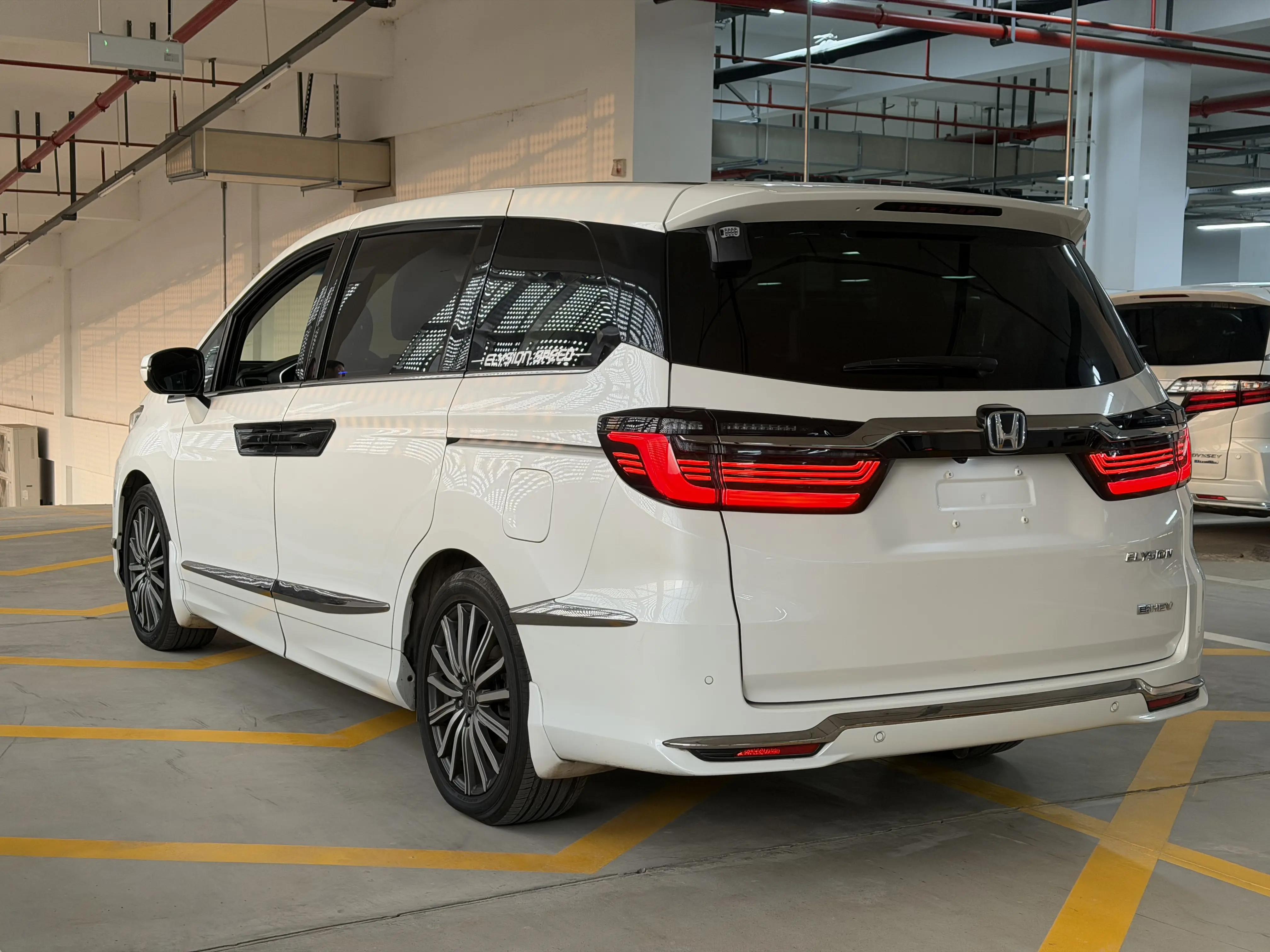 Honda Elysion (Alison)  из Китая