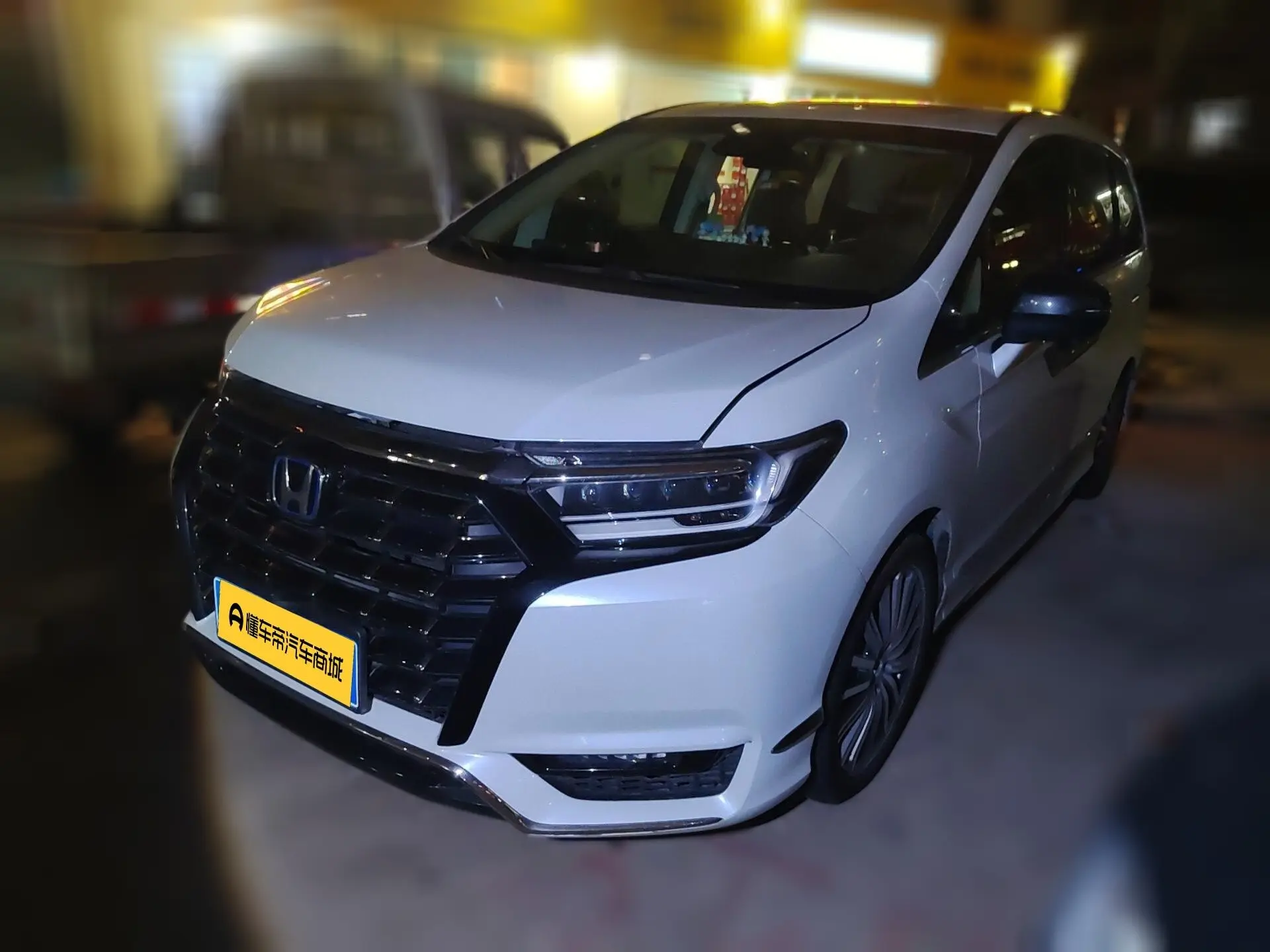 Honda Elysion (Alison)  из Китая