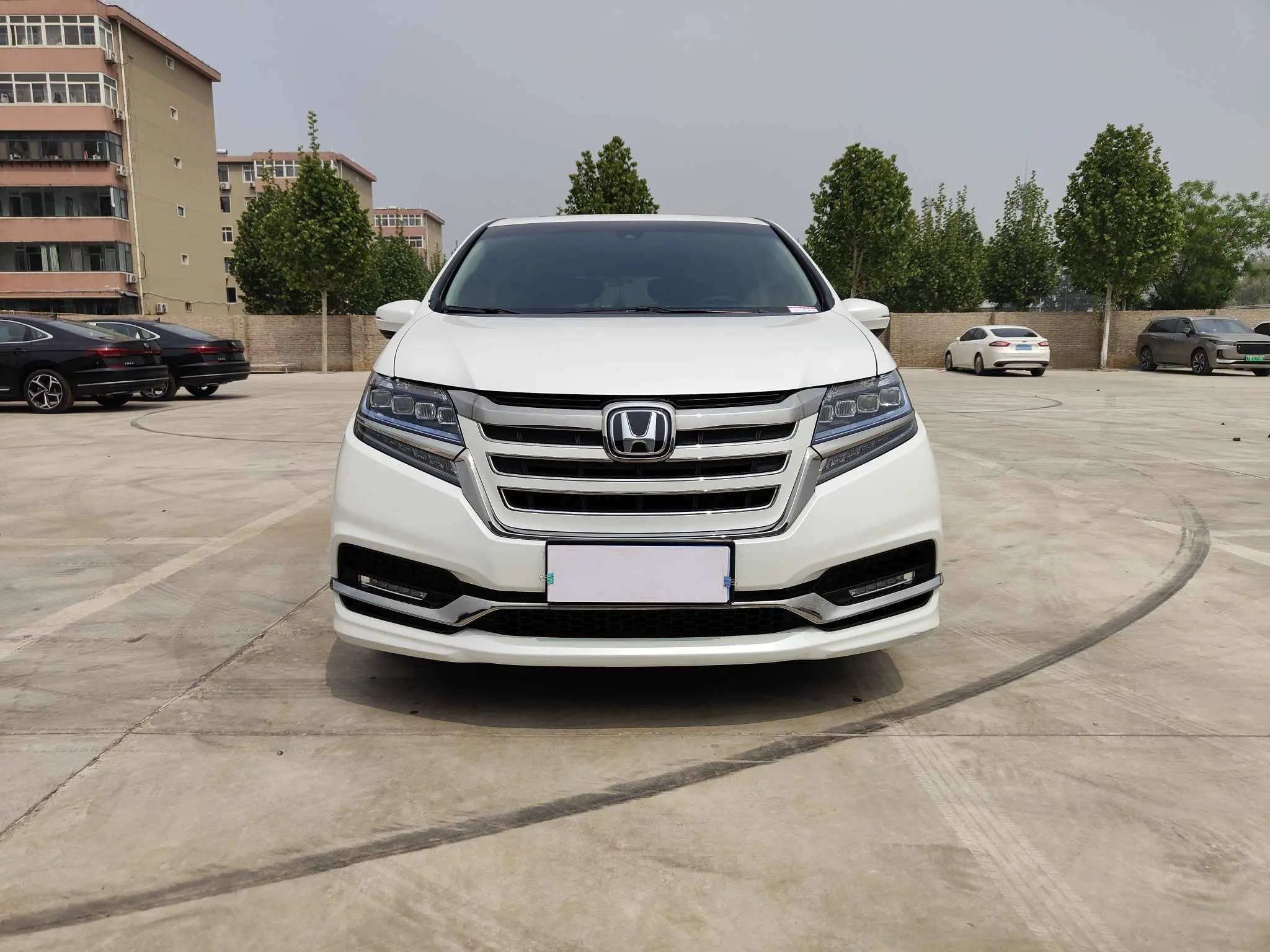 Honda Elysion (Alison)  из Китая