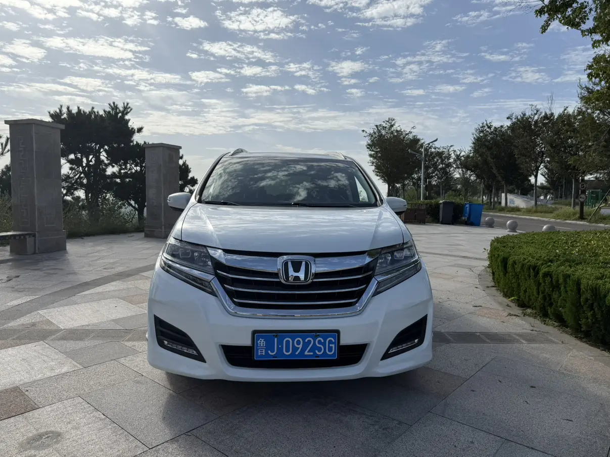 Honda Elysion (Alison)  из Китая