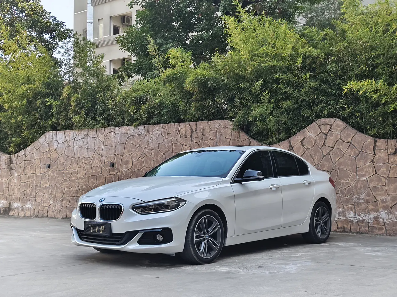 BMW 1 Series  из Китая