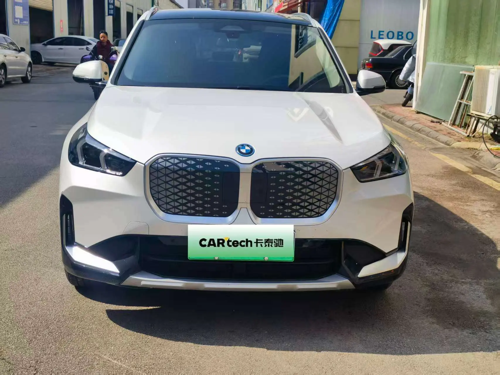 BMW iX1  из Китая