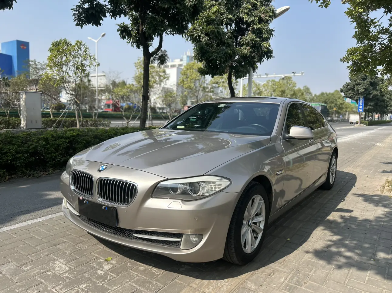 BMW 5 Series  из Китая