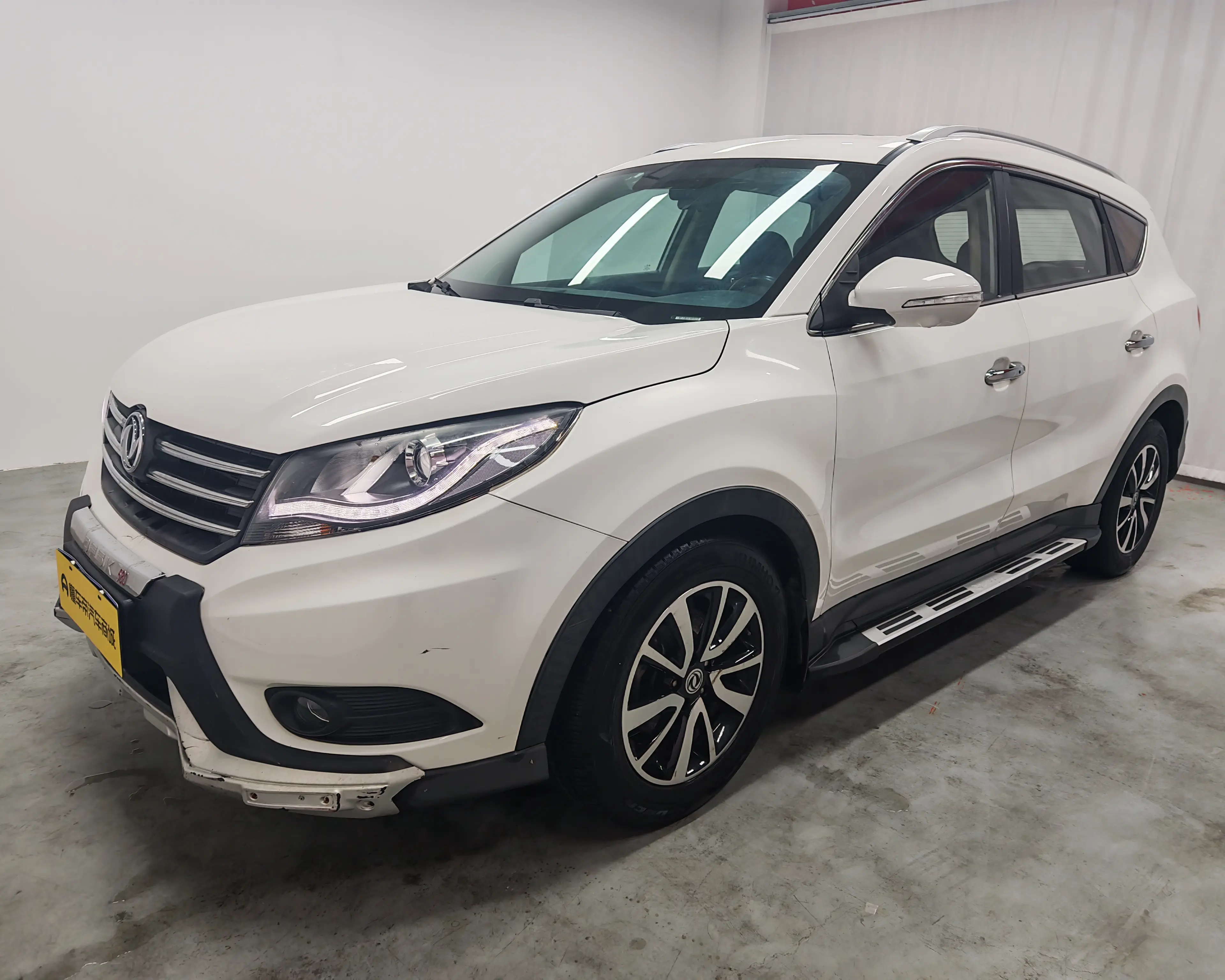 Dongfeng Fengon 580  из Китая