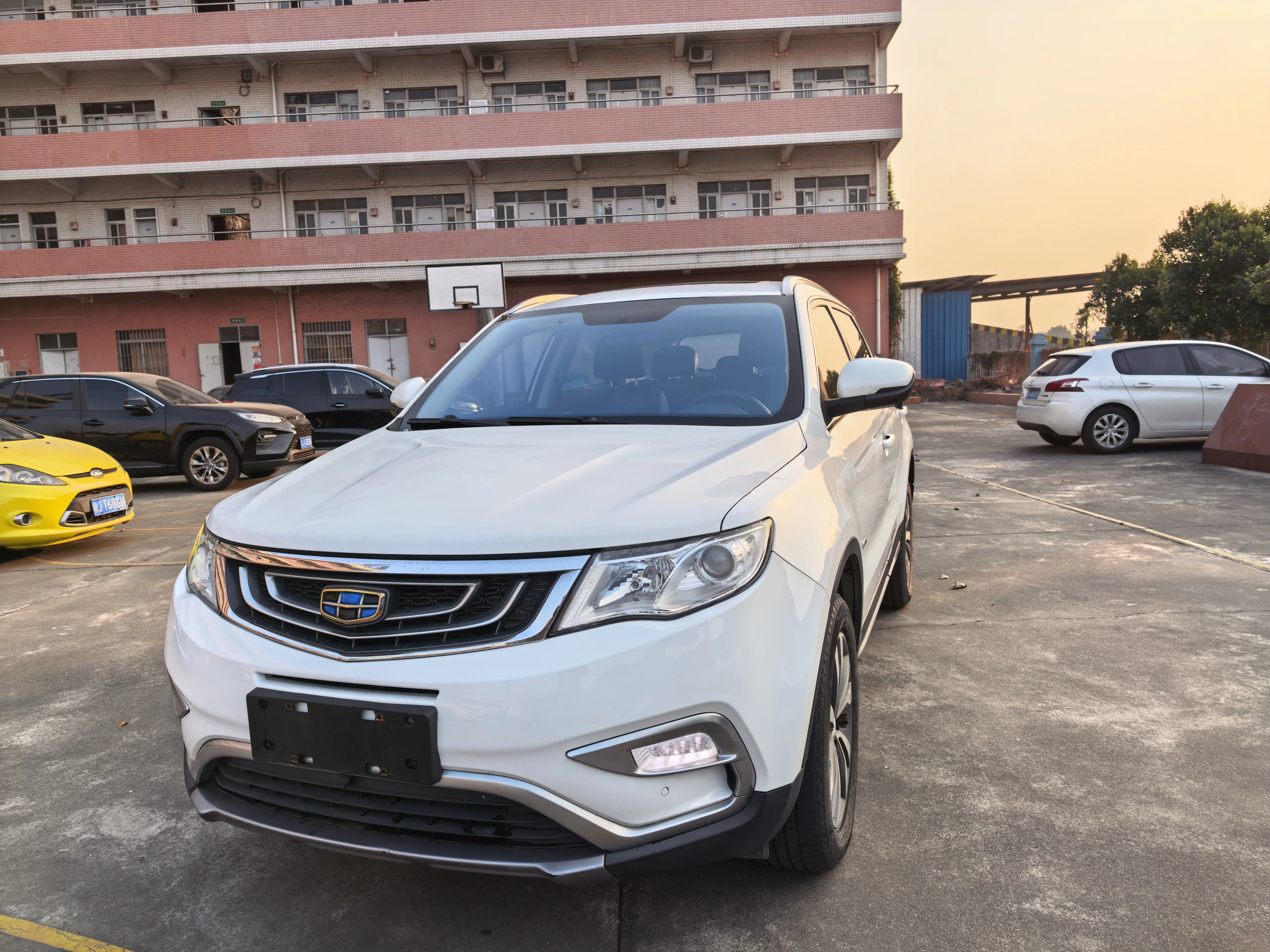 Geely Atlas (Boyue)  из Китая