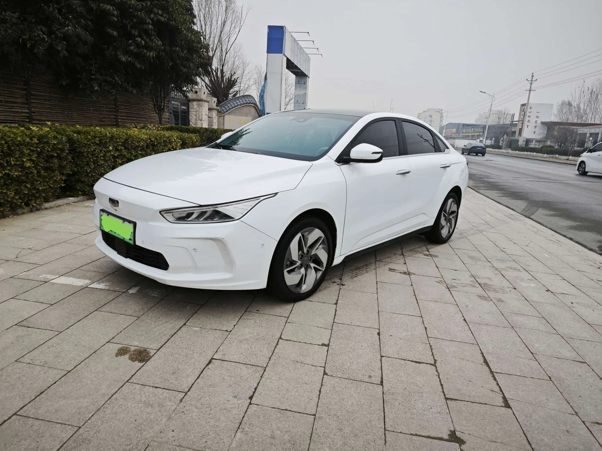 Geely Geometry A  из Китая