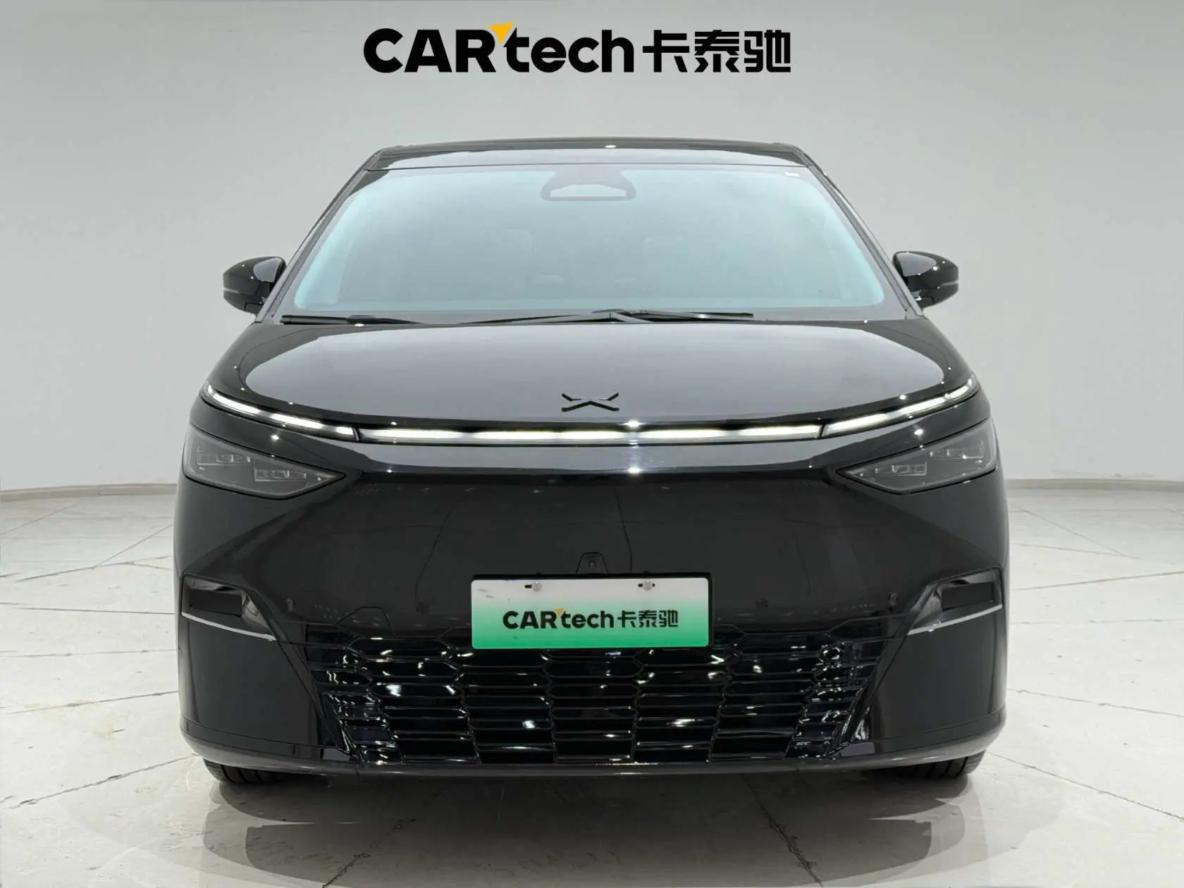 Xpeng X9  из Китая