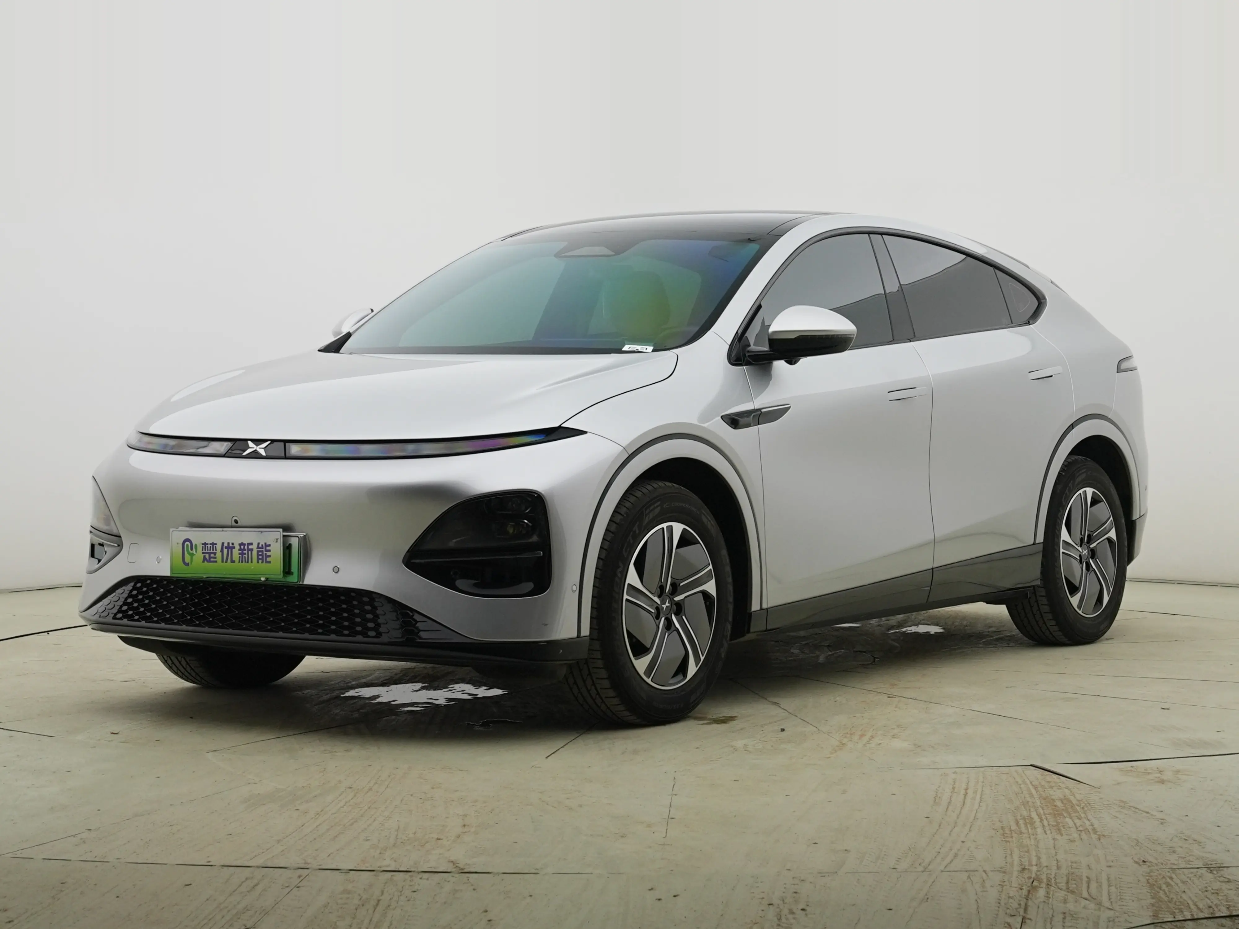 Xpeng G6  из Китая