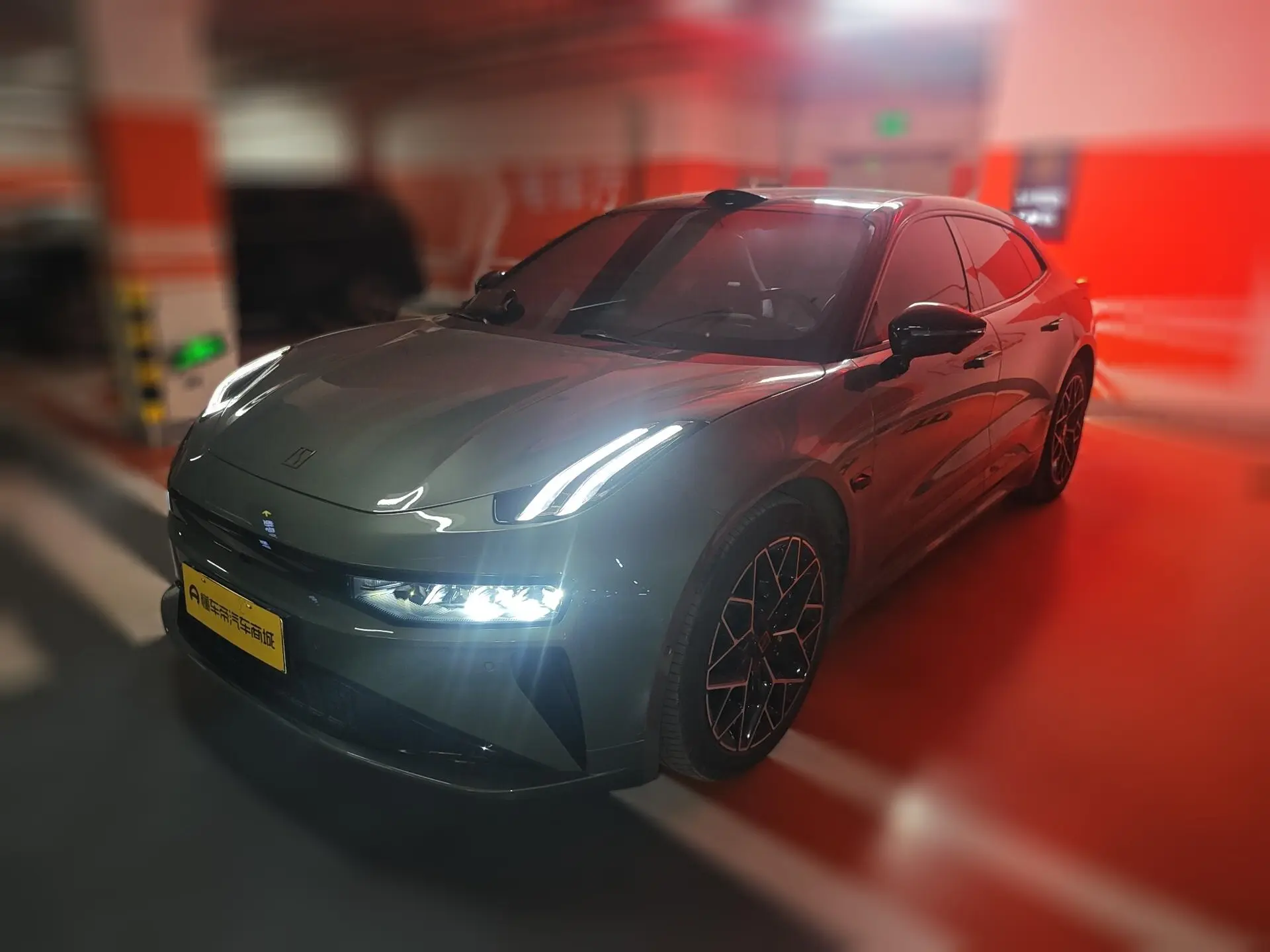 ZEEKR 001  из Китая