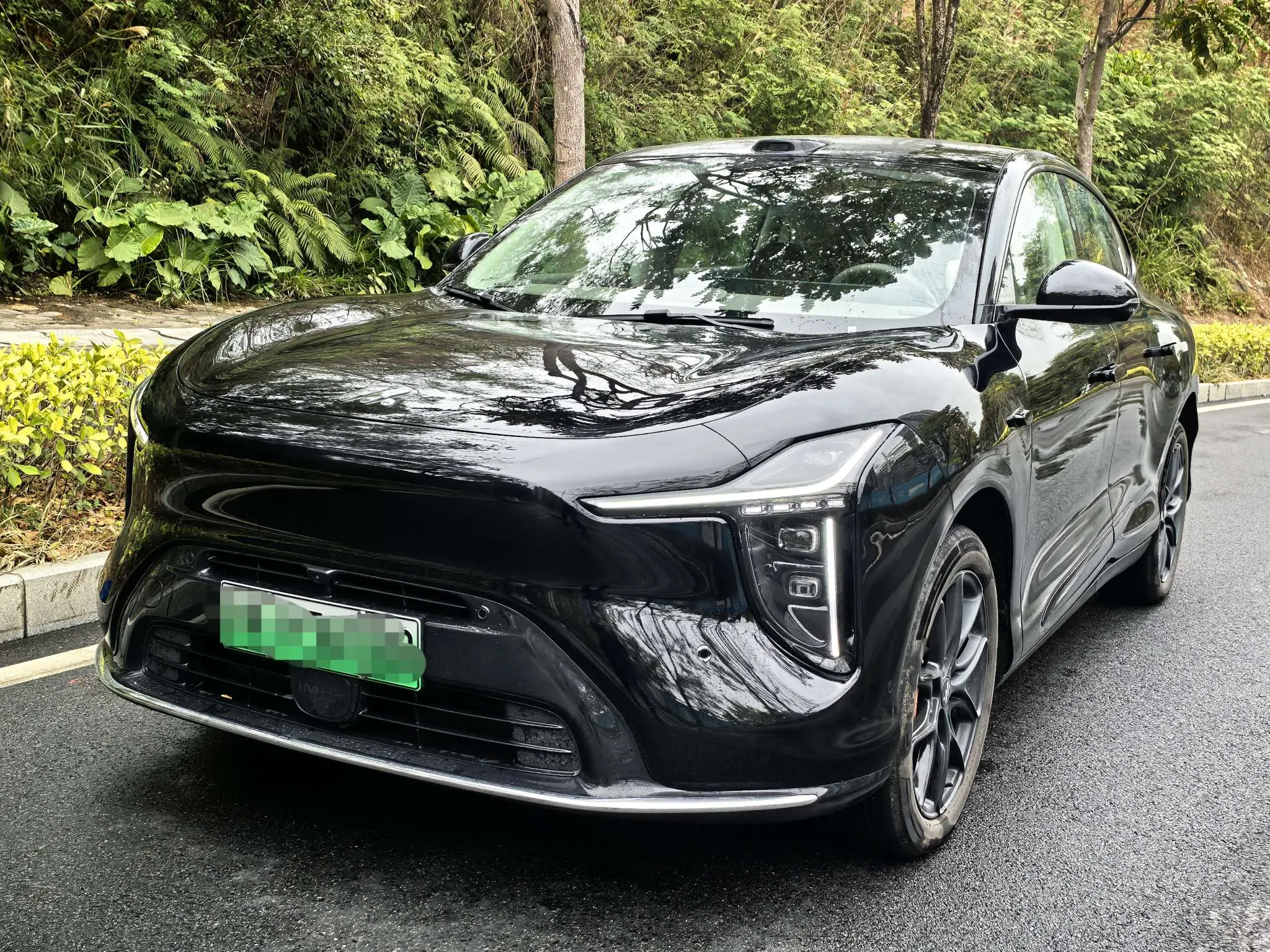 Zhiji LS6  из Китая