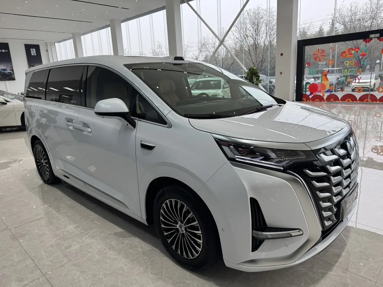 Denza D9 DM  из Китая