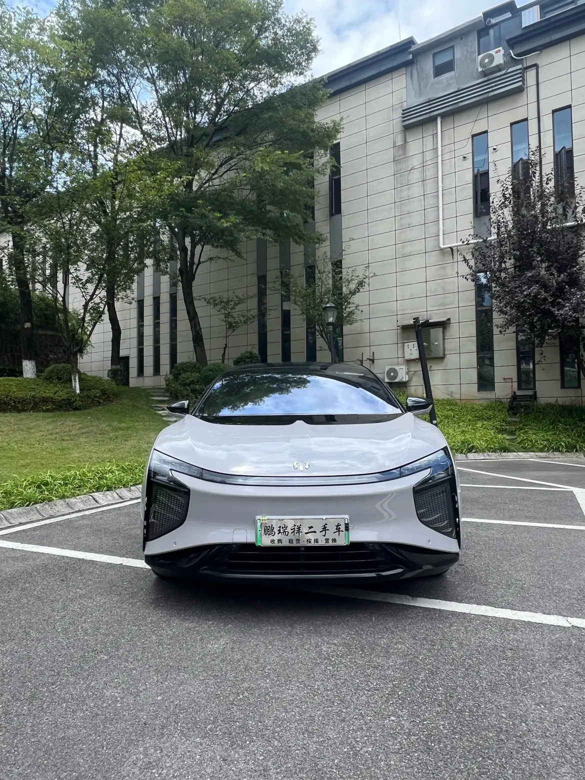 HiPhi X  из Китая