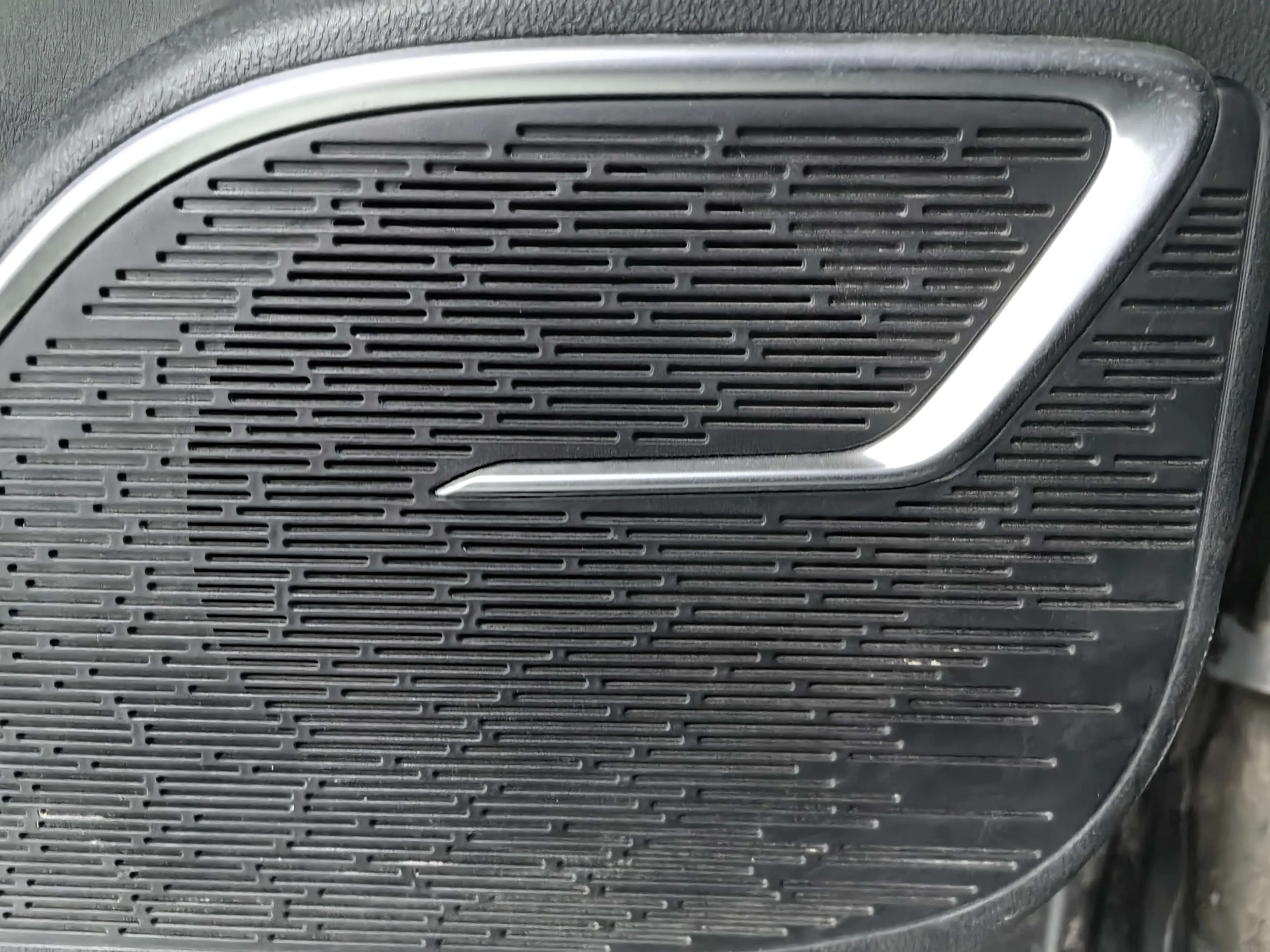 NETA NezhaU  из Китая