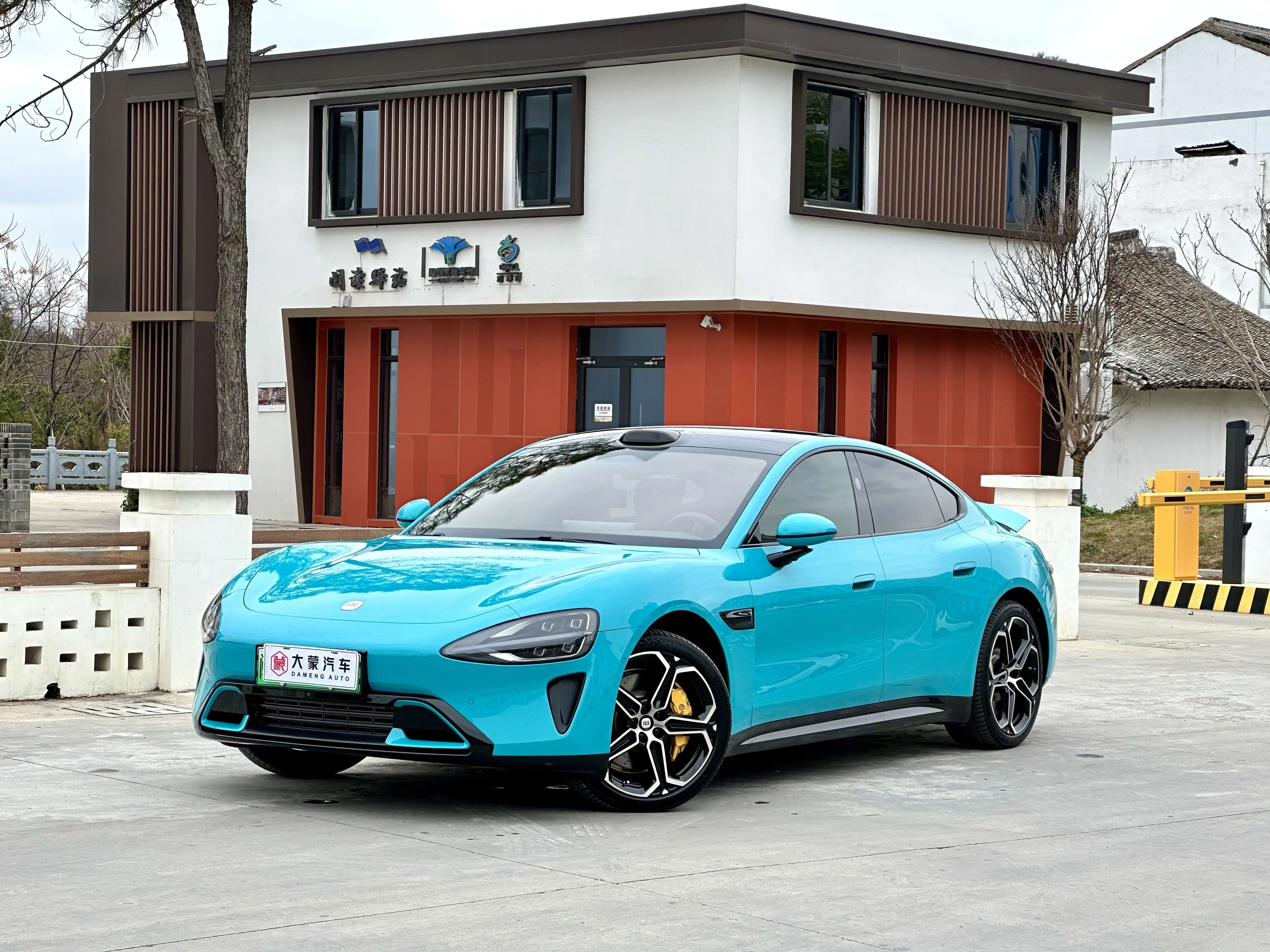 Xiaomi car Xiaomi SU7  из Китая