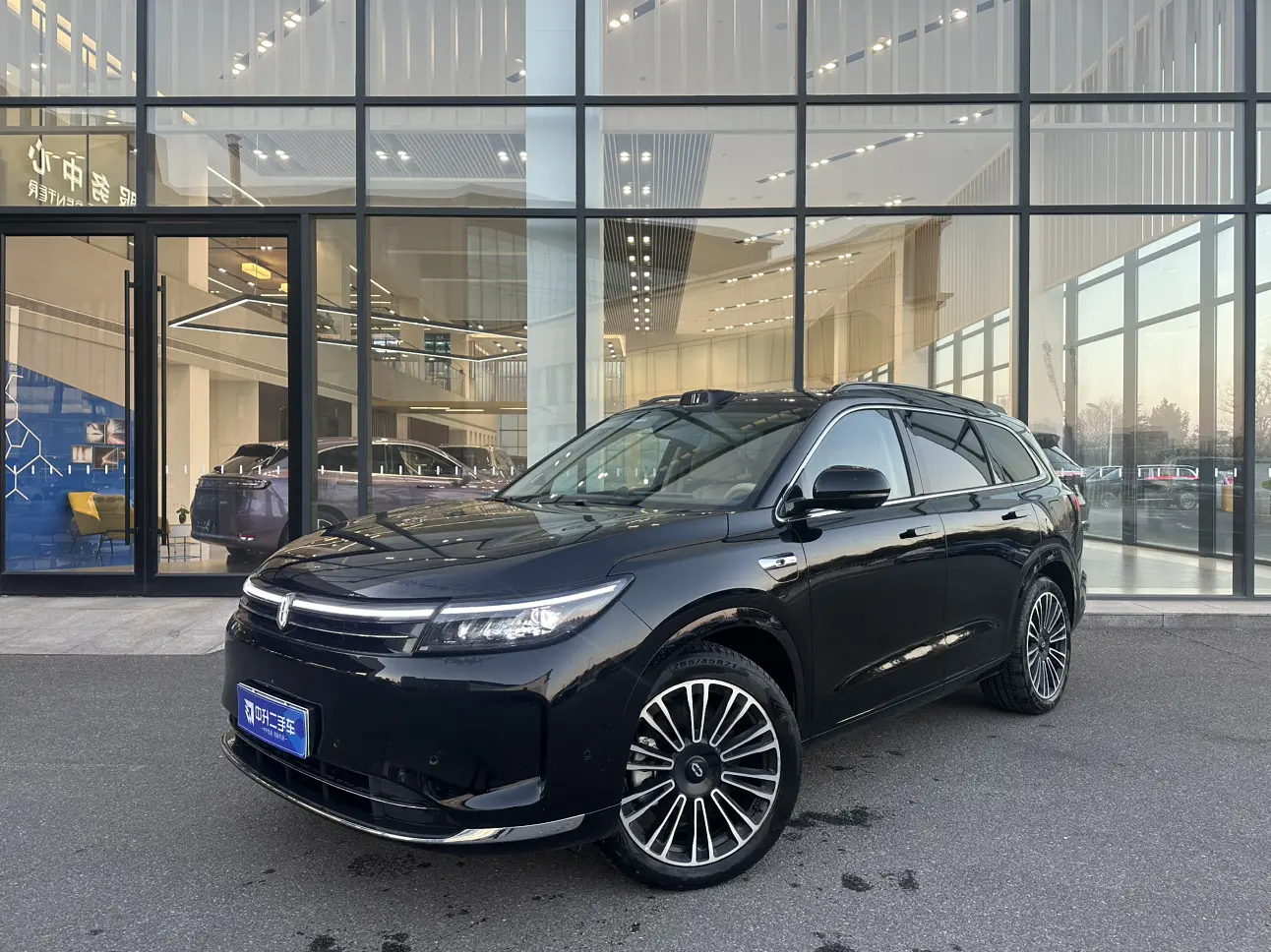 AITO M7 (Wenjie M7)  из Китая