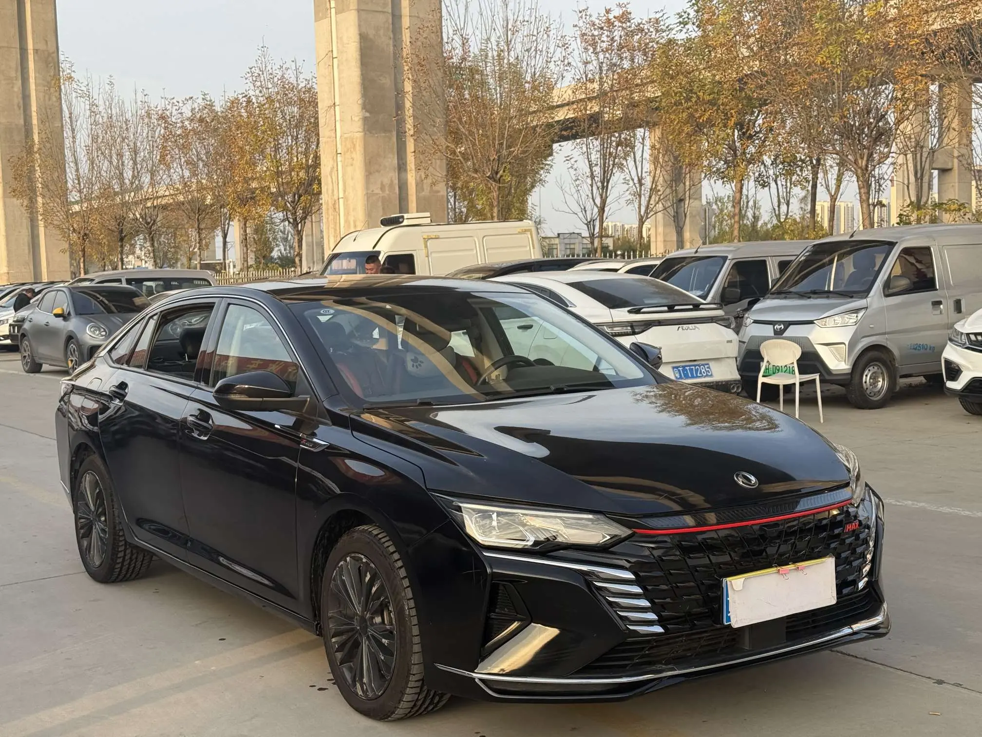 Dongfeng Yixuan MAX  из Китая