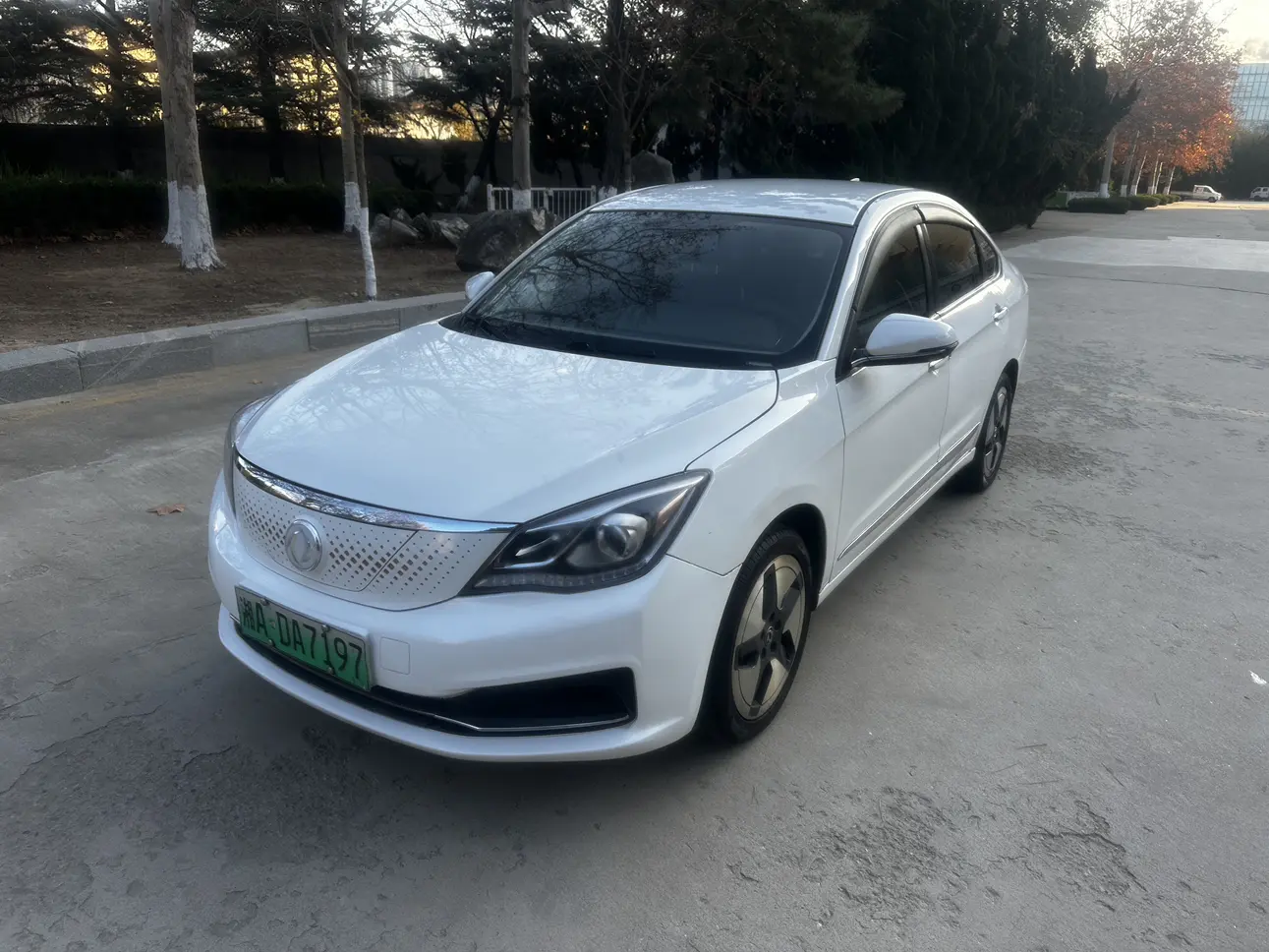 Dongfeng Fengshen E70  из Китая
