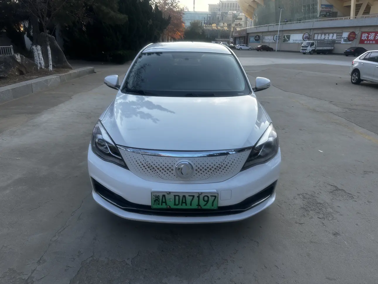 Dongfeng Fengshen E70  из Китая