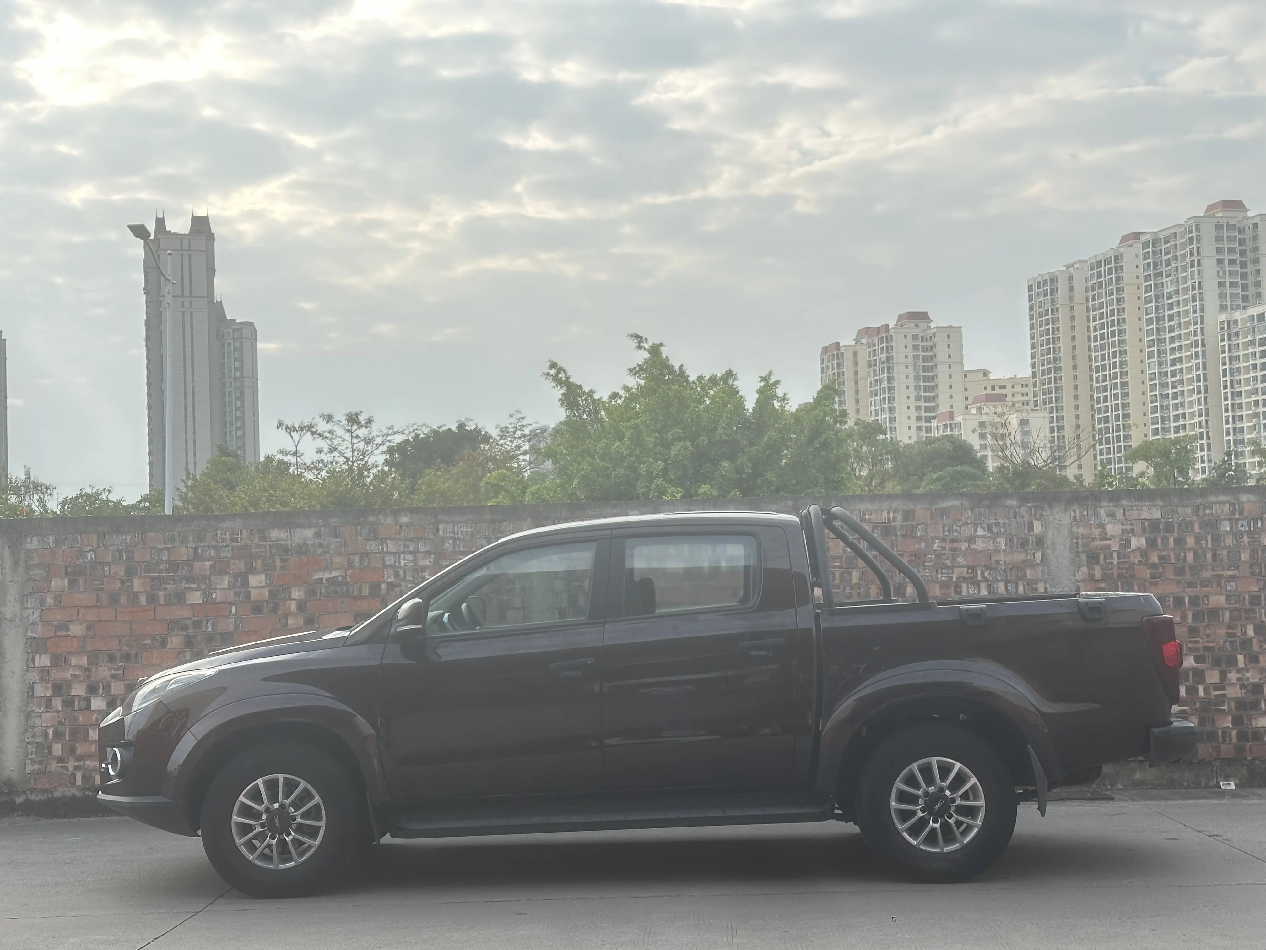 Jiangling Domain Tiger 3  из Китая