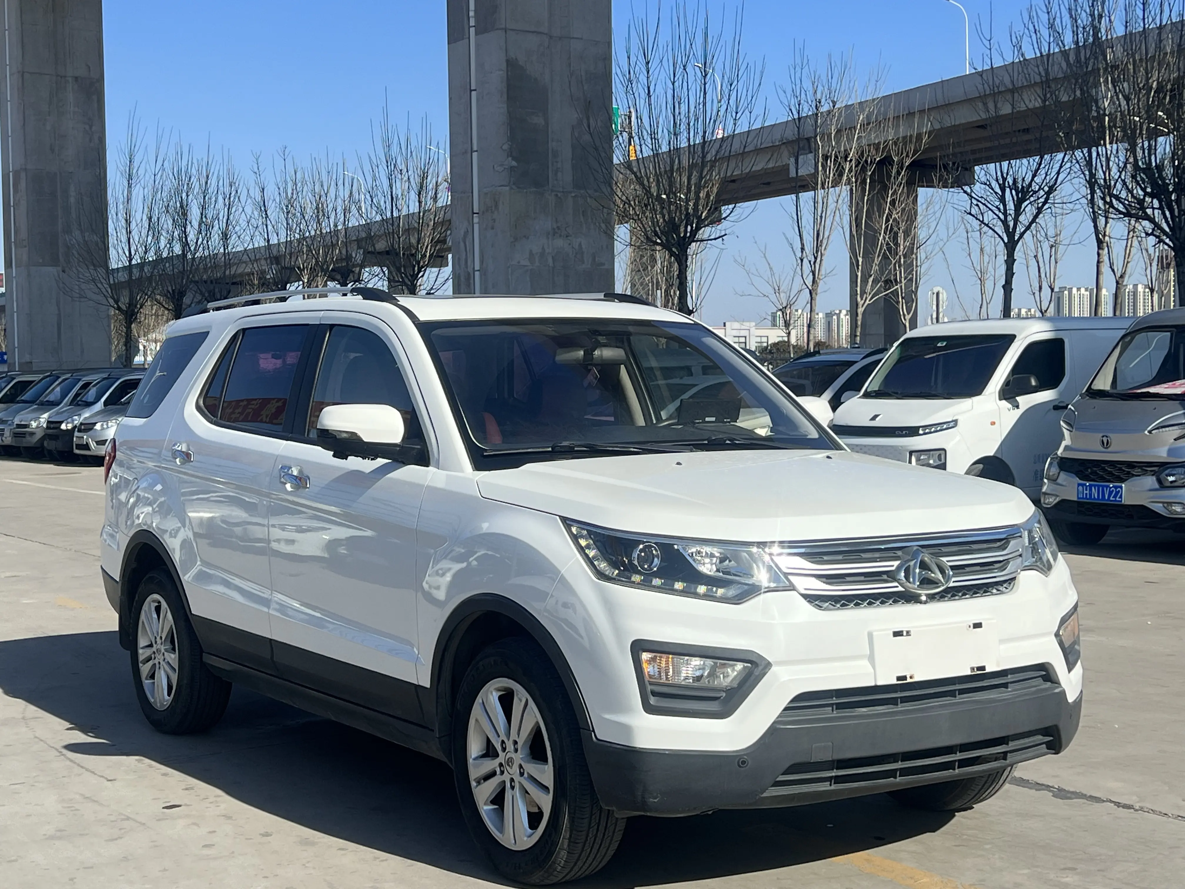 Oshan Changan Auchan CX70  из Китая