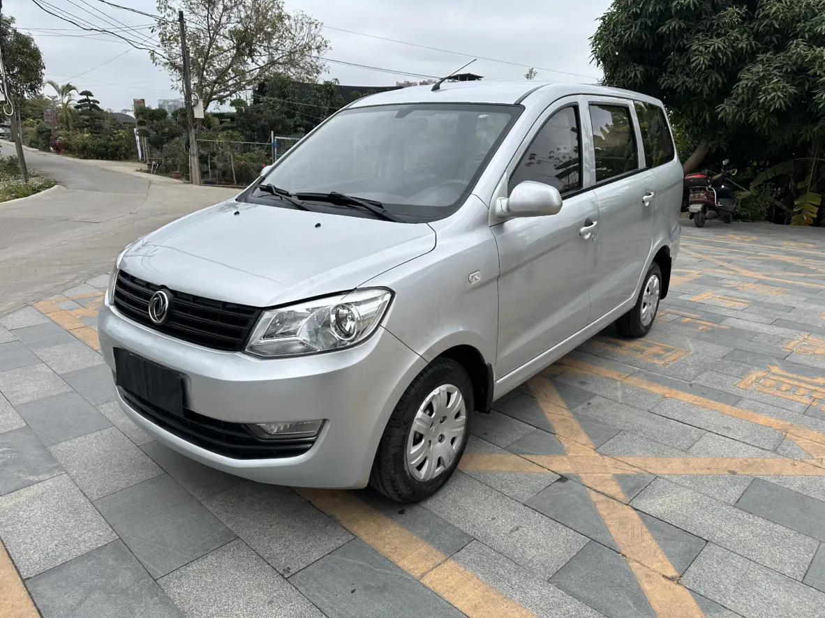 Dongfeng Fengon 330  из Китая