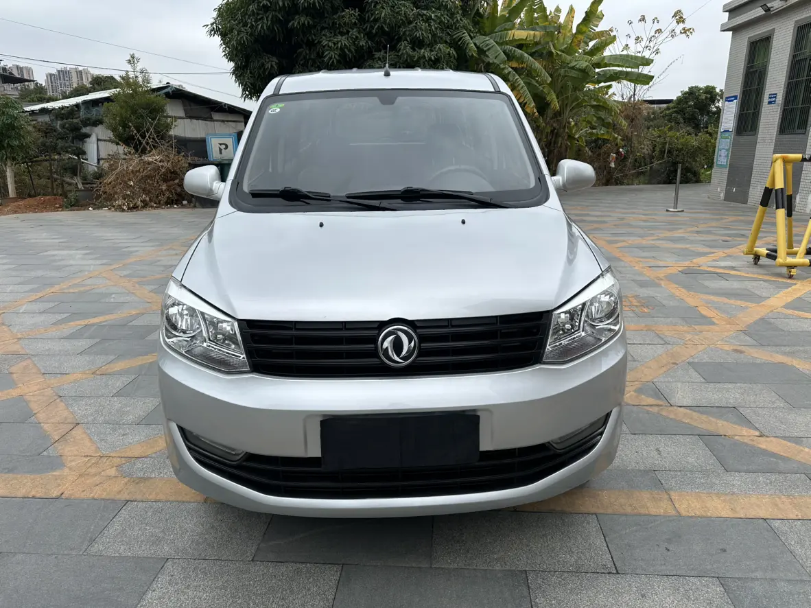 Dongfeng Fengon 330  из Китая