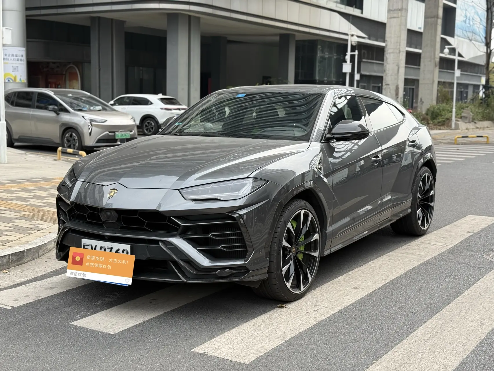 Lamborghini Urus  из Китая