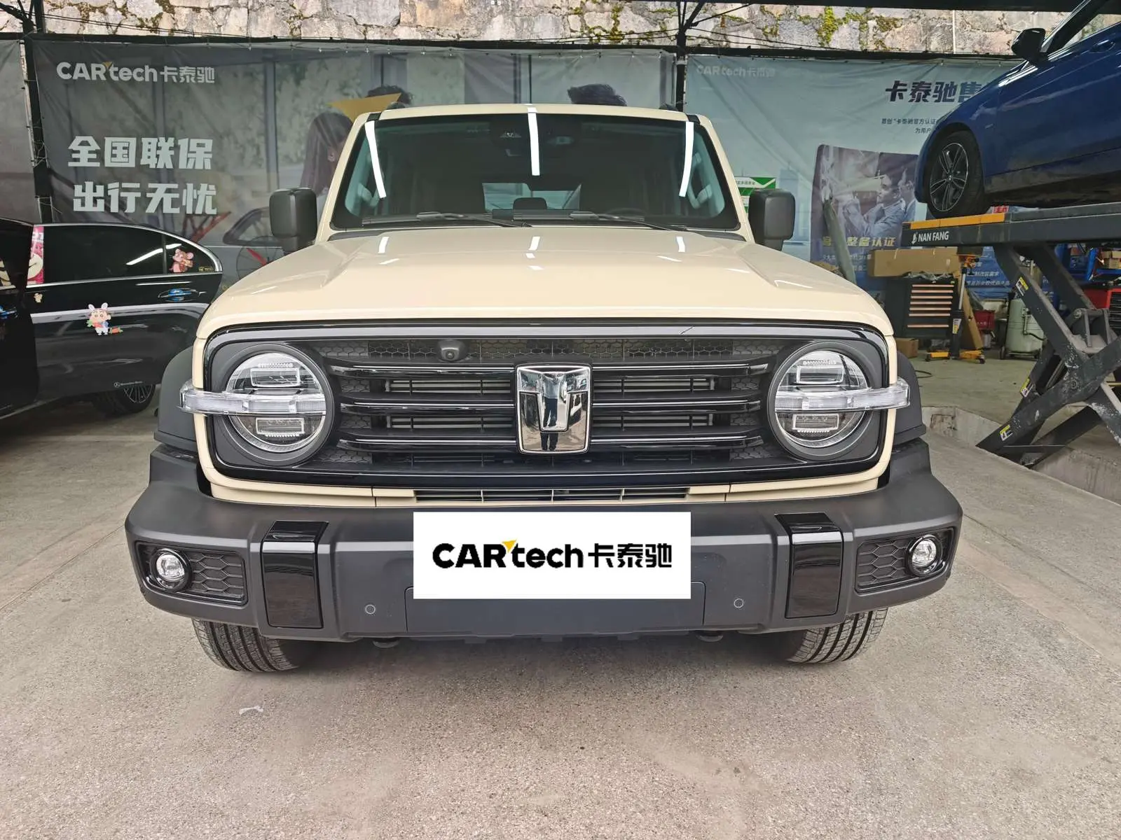 Tank 300  из Китая