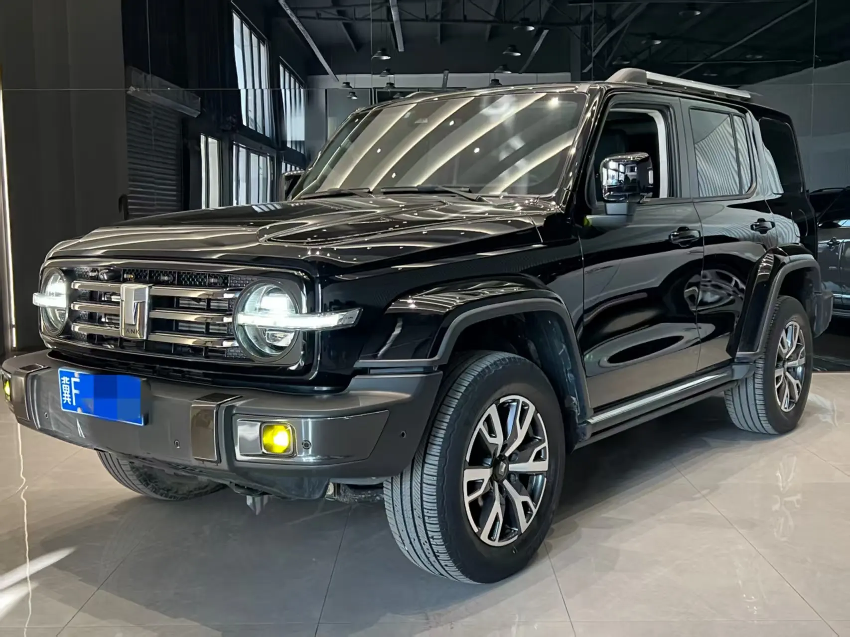 Tank 300  из Китая