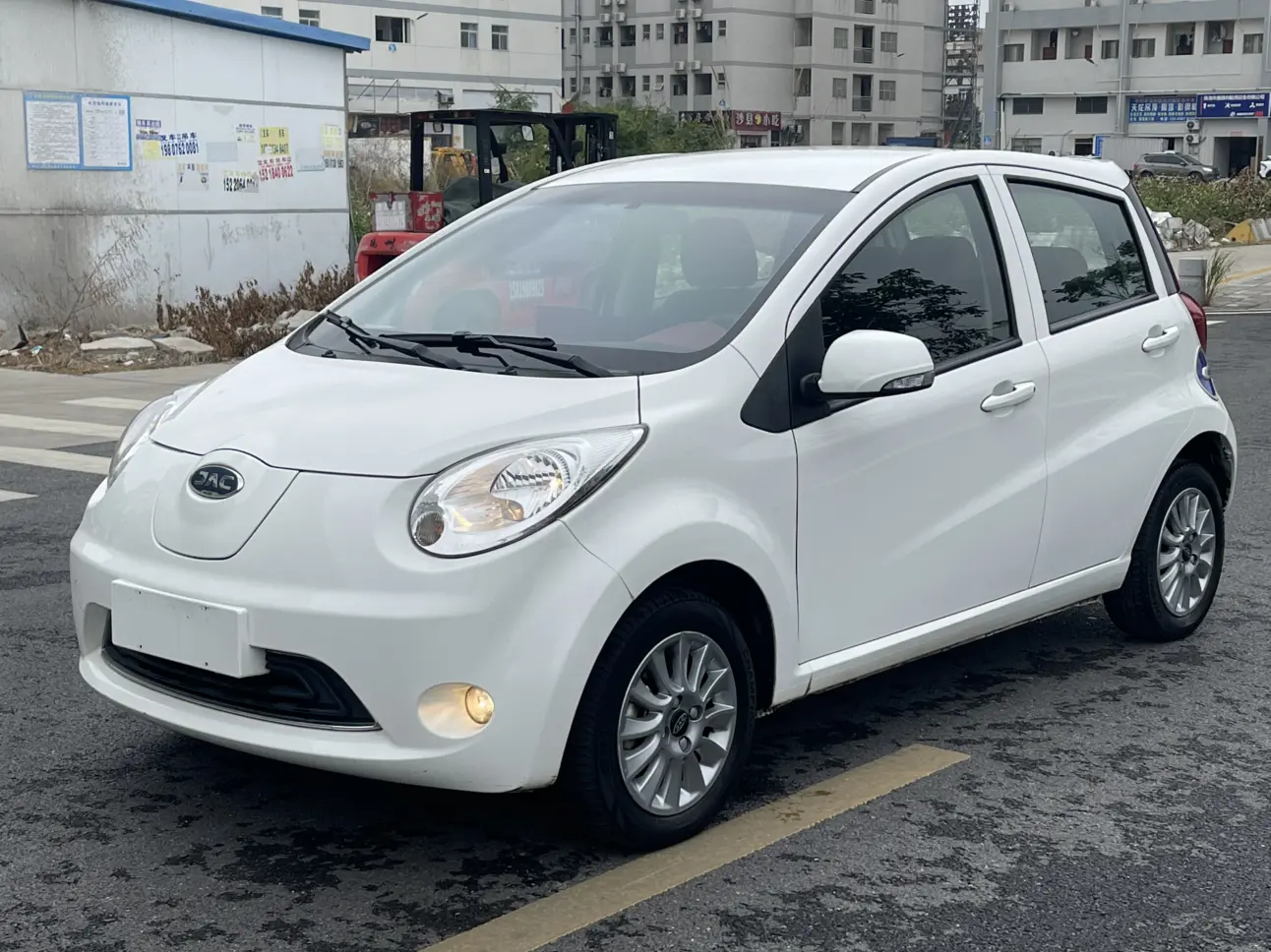 Jiangxi JAC iEV6E  из Китая