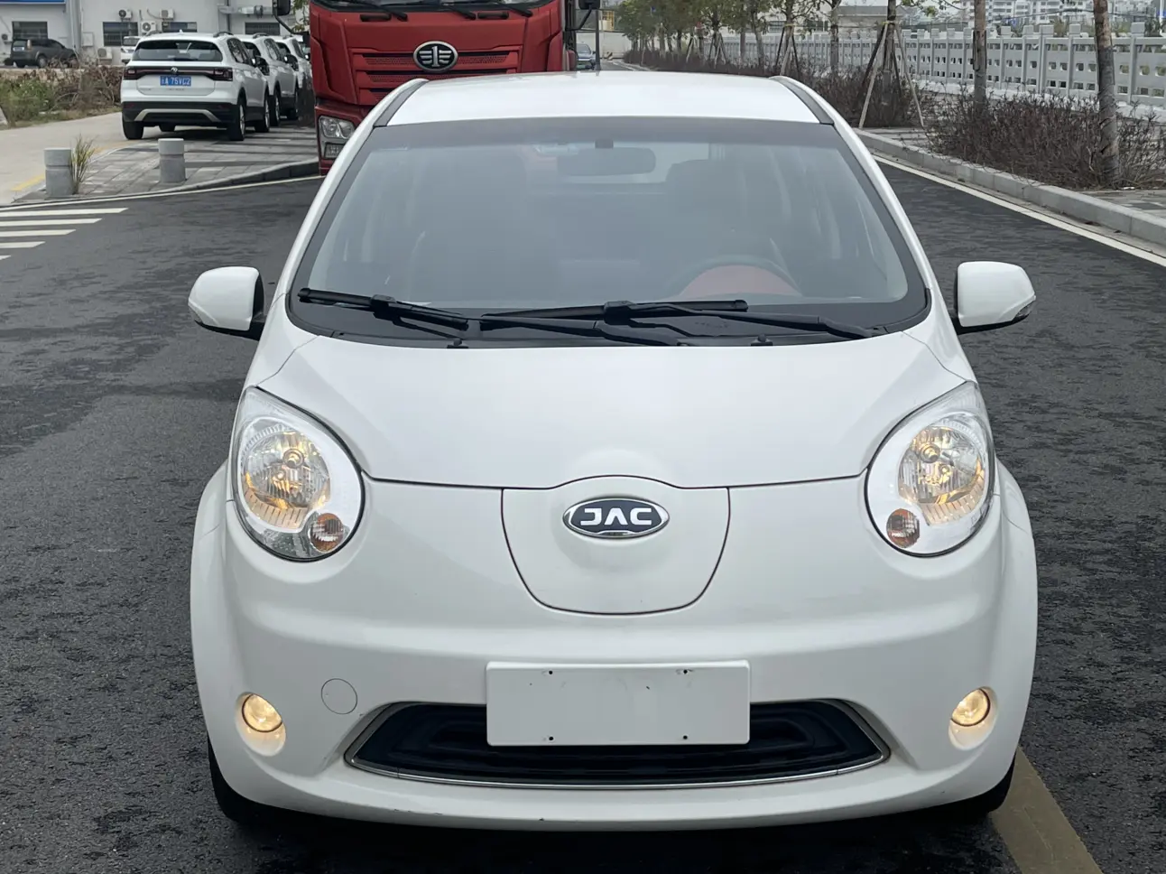 Jiangxi JAC iEV6E  из Китая