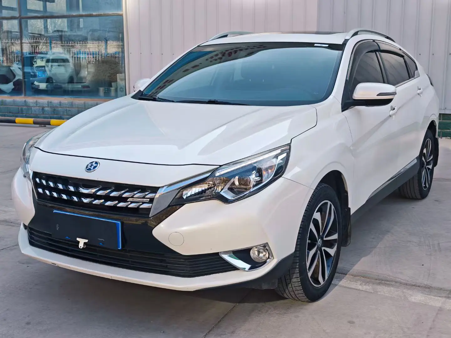 Kai Chen Venucia T90  из Китая