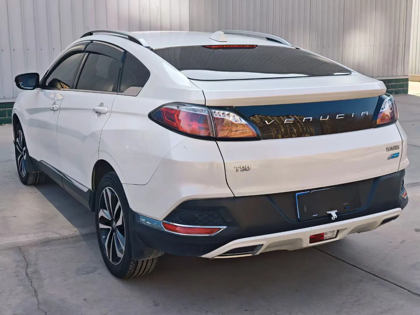 Kai Chen Venucia T90  из Китая