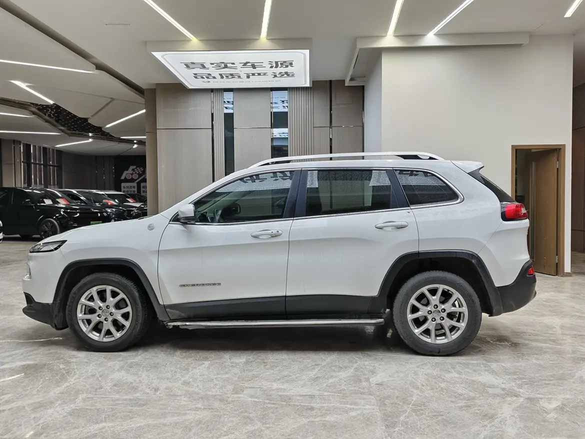 Jeep Cherokee  из Китая