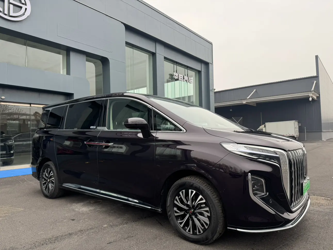 Hongqi HQ9 PHEV  из Китая