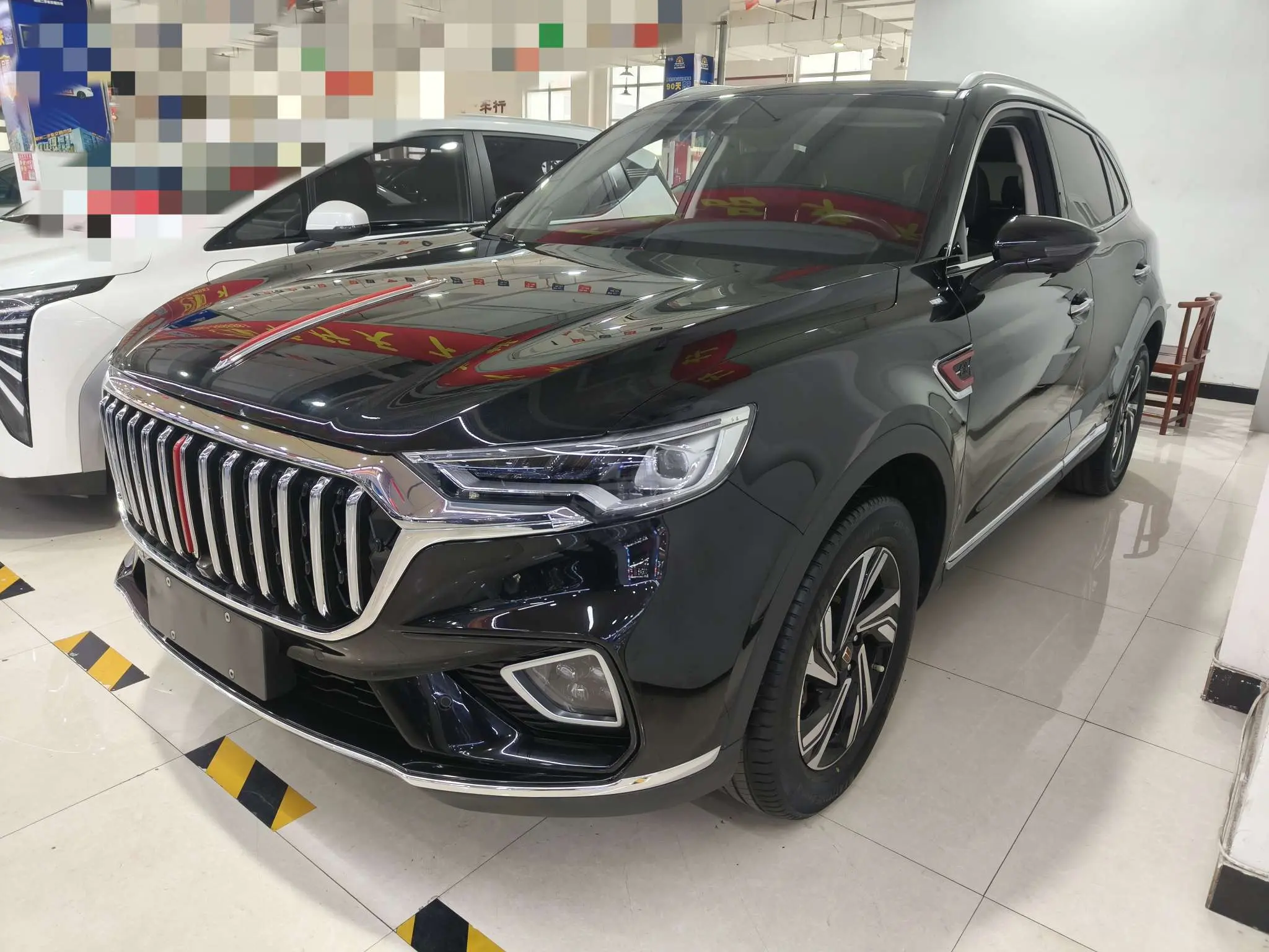 Hongqi HS5  из Китая