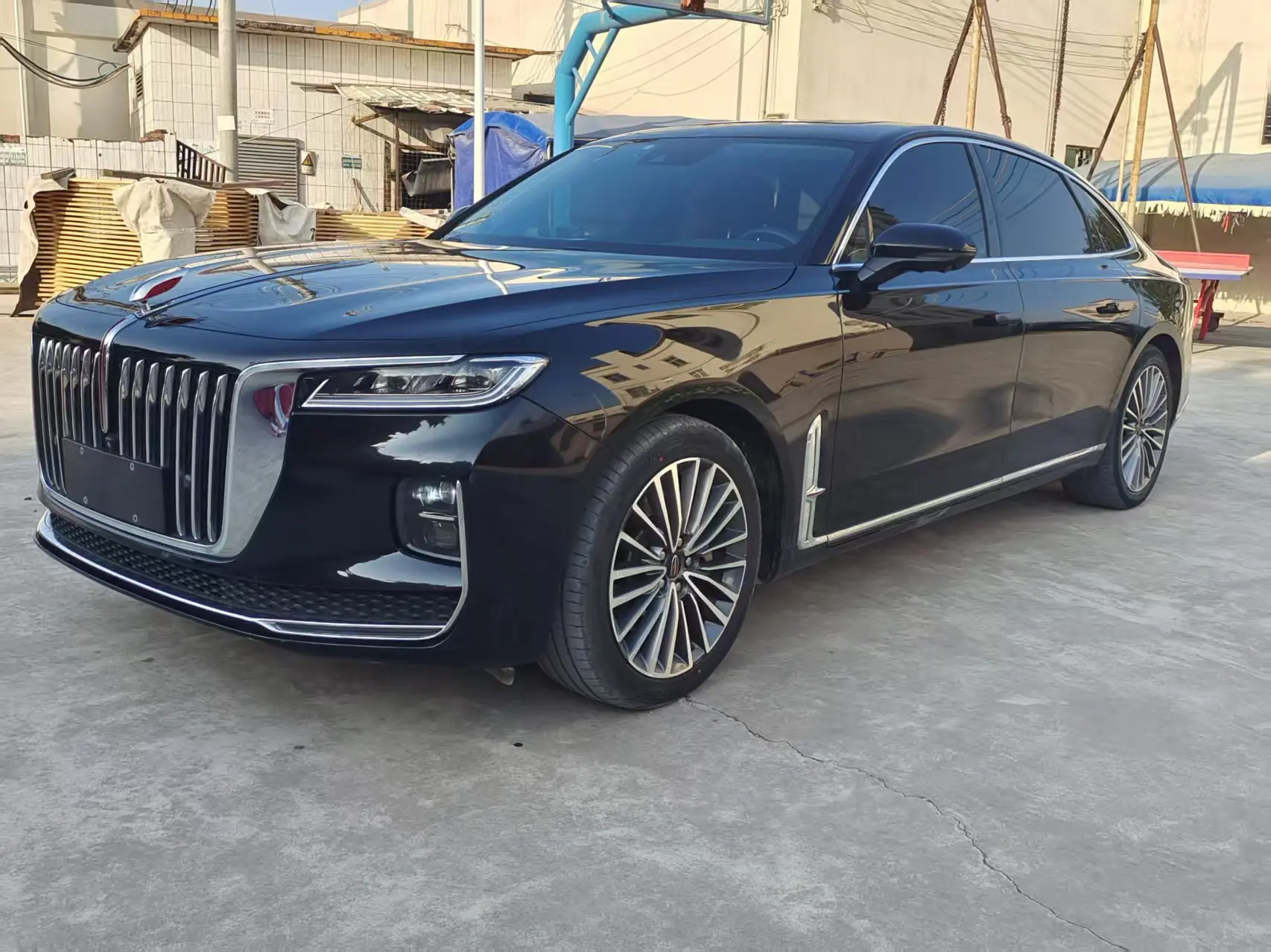 Hongqi H9  из Китая