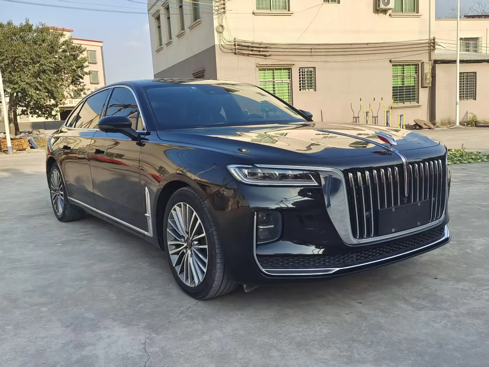 Hongqi H9  из Китая