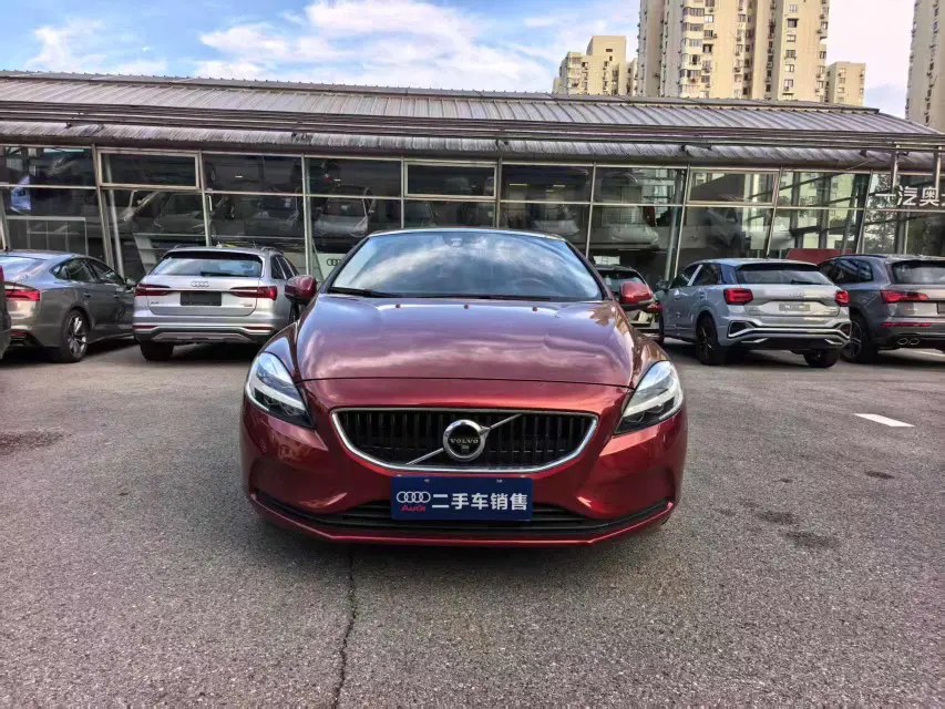 Volvo V40  из Китая