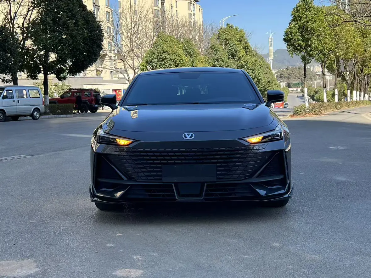 Changan UNI-V  из Китая